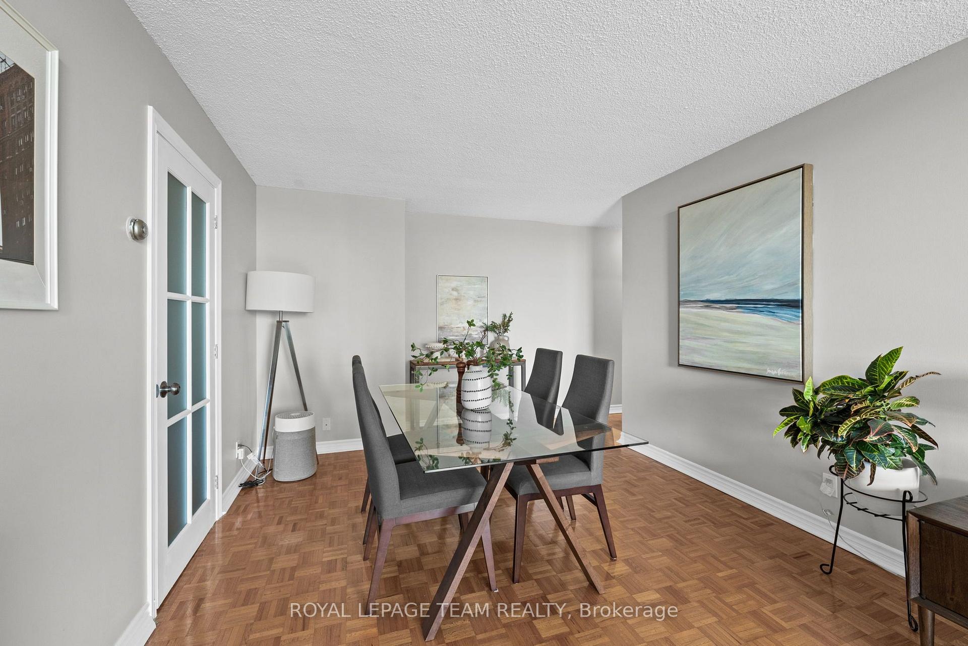 Photo 18 of Unit 912, 515 St Laurent Boulevard, Ottawa, Viscount Alexander Park — HOMEH