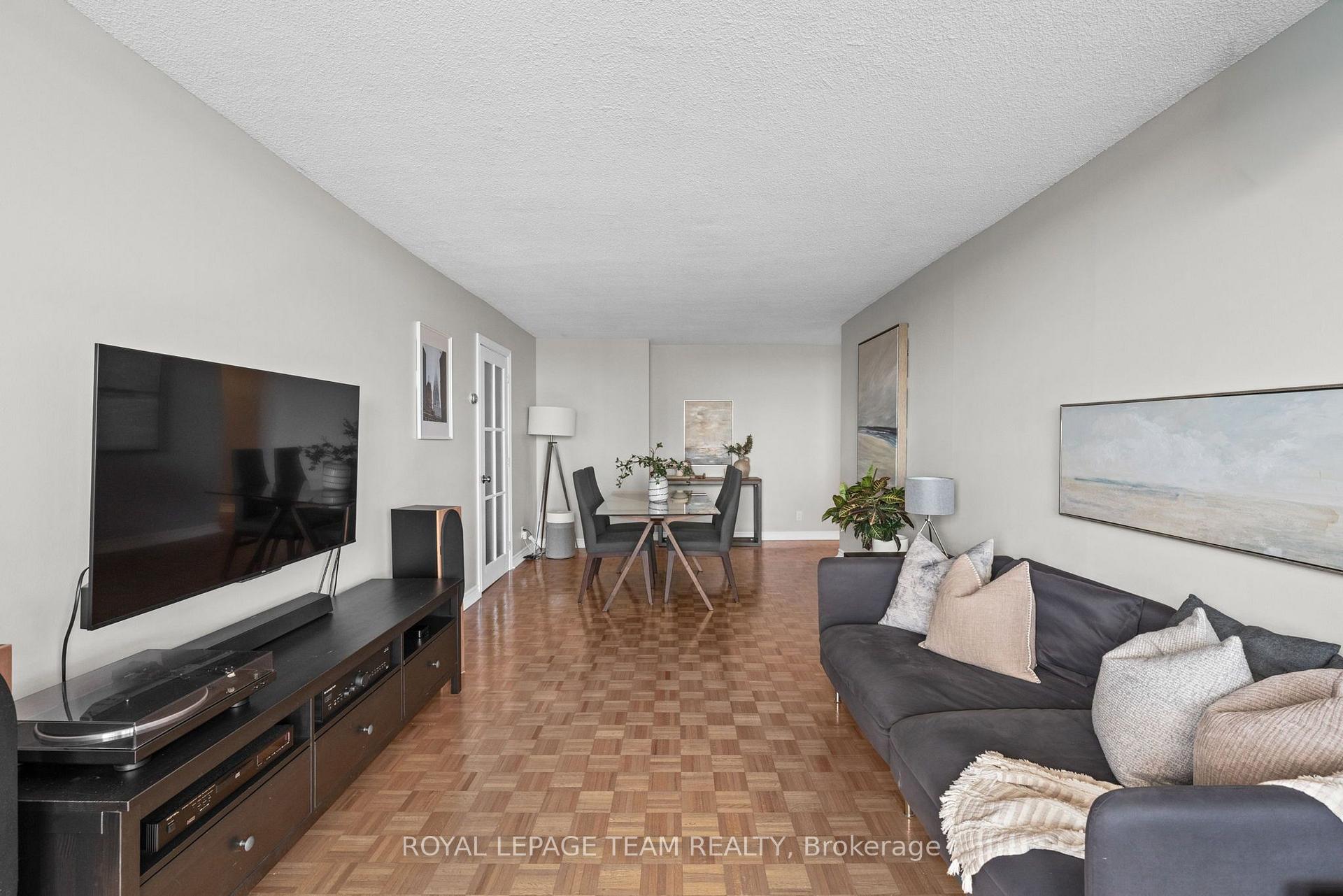 Photo 22 of Unit 912, 515 St Laurent Boulevard, Ottawa, Viscount Alexander Park — HOMEH