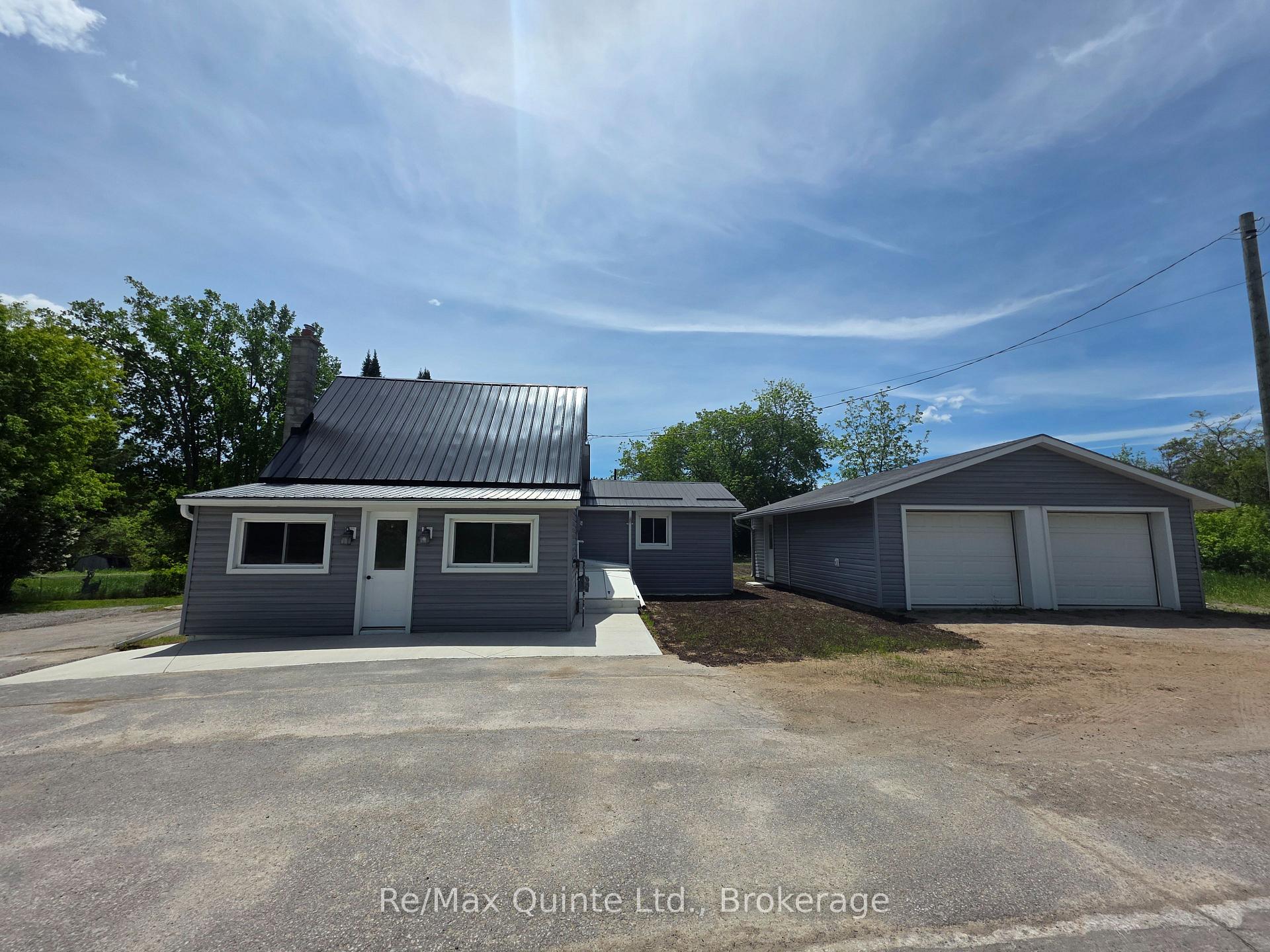 Photo 5 of 61 County Road 1, Prince Edward County, Hallowell Ward — HOMEH