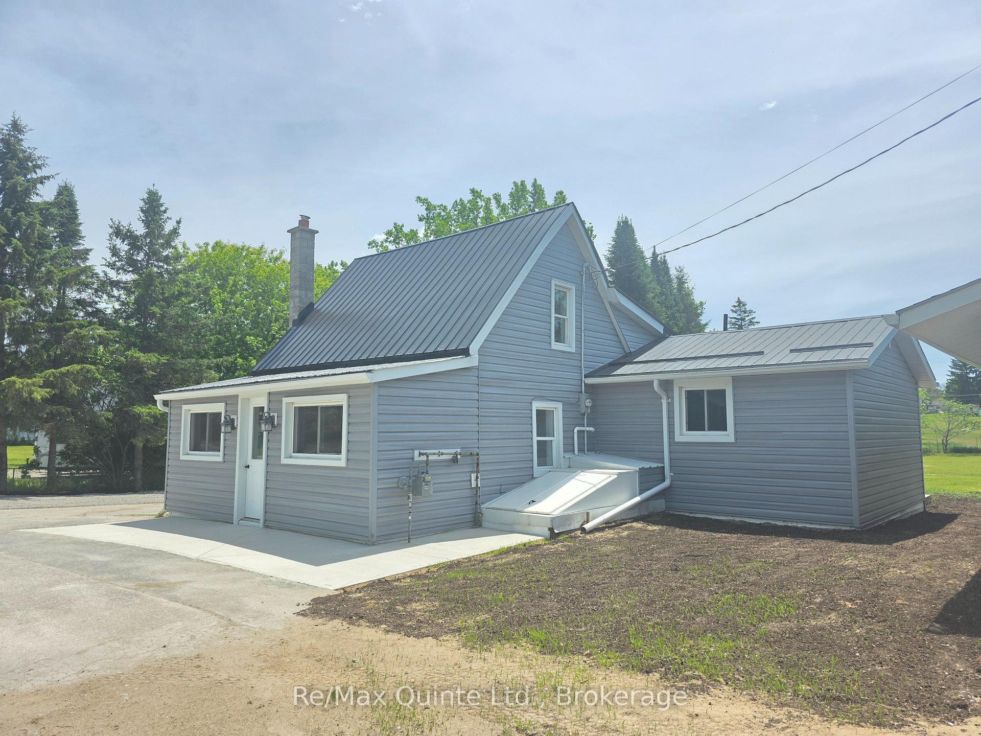 Photo 6 of 61 County Road 1, Prince Edward County, Hallowell Ward — HOMEH