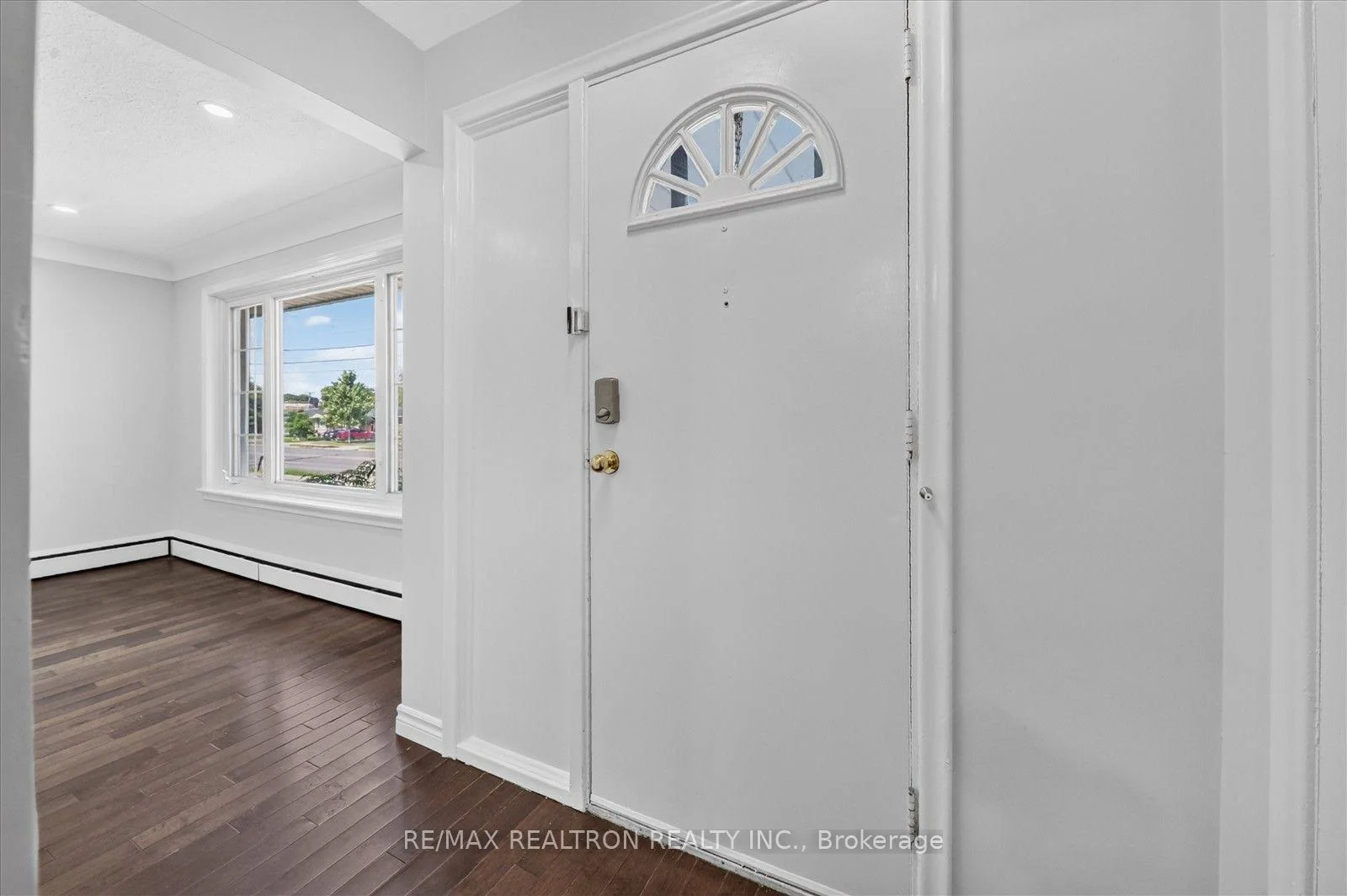 Photo 9 of 618 Upper Ottawa Street, Hamilton, Sherwood — HOMEH