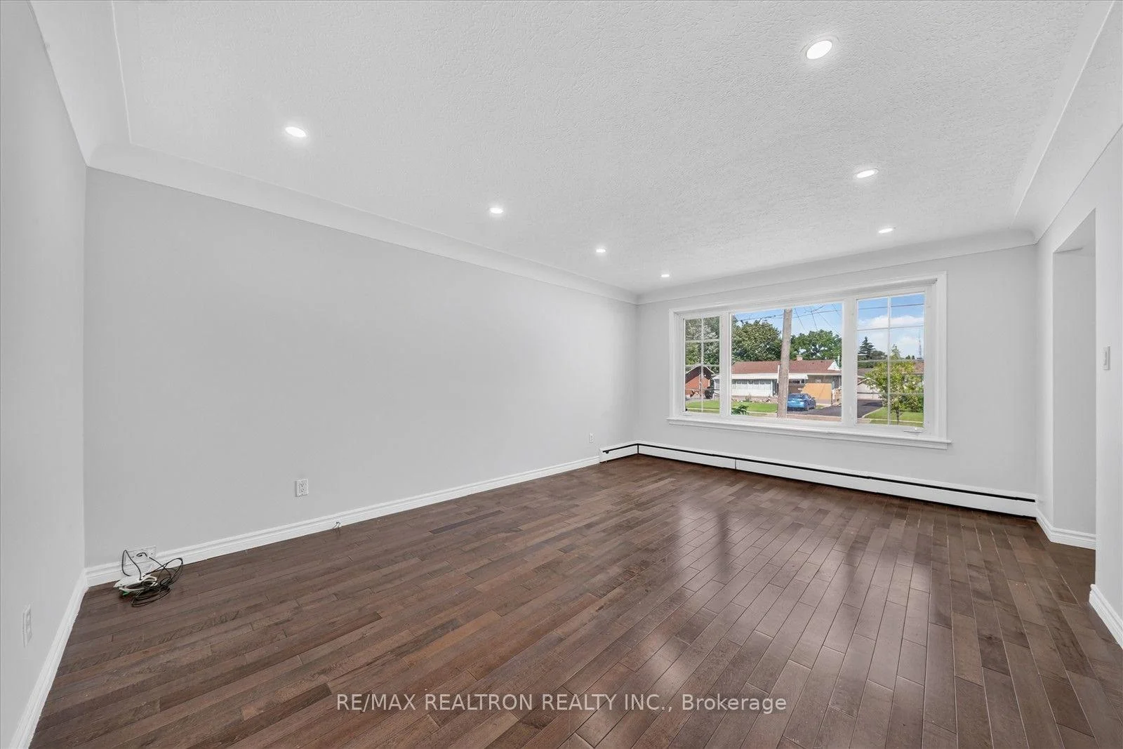 Photo 12 of 618 Upper Ottawa Street, Hamilton, Sherwood — HOMEH