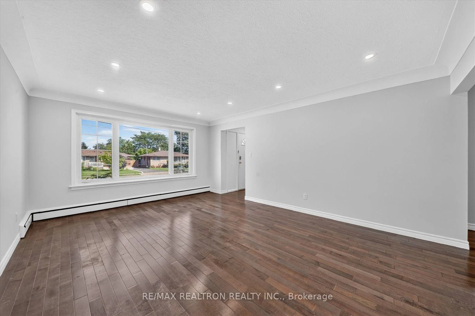 Photo 13 of 618 Upper Ottawa Street, Hamilton, Sherwood — HOMEH