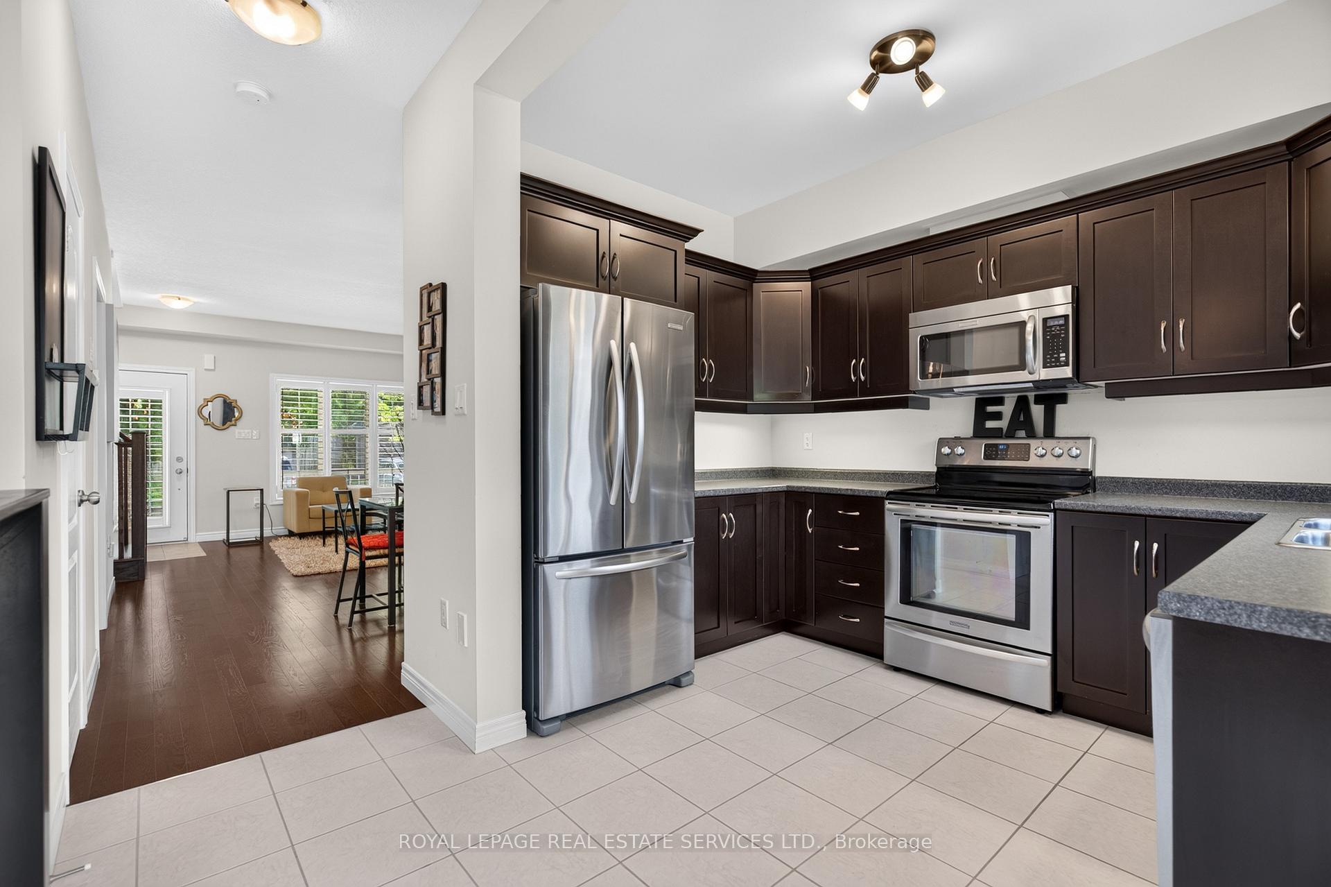 Photo 10 of 113 Liddycoat Lane, Hamilton, Ancaster — HOMEH