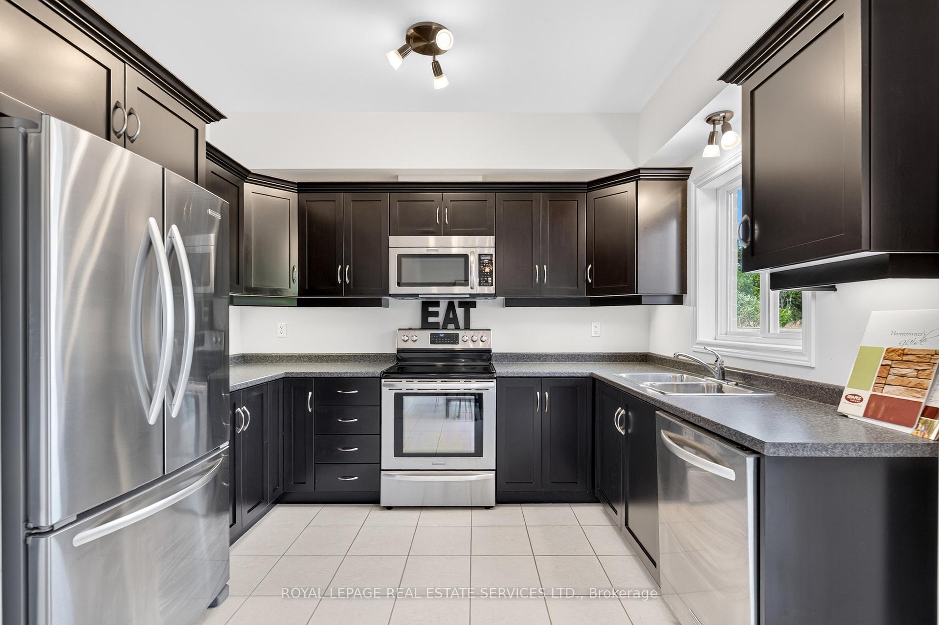 Photo 11 of 113 Liddycoat Lane, Hamilton, Ancaster — HOMEH