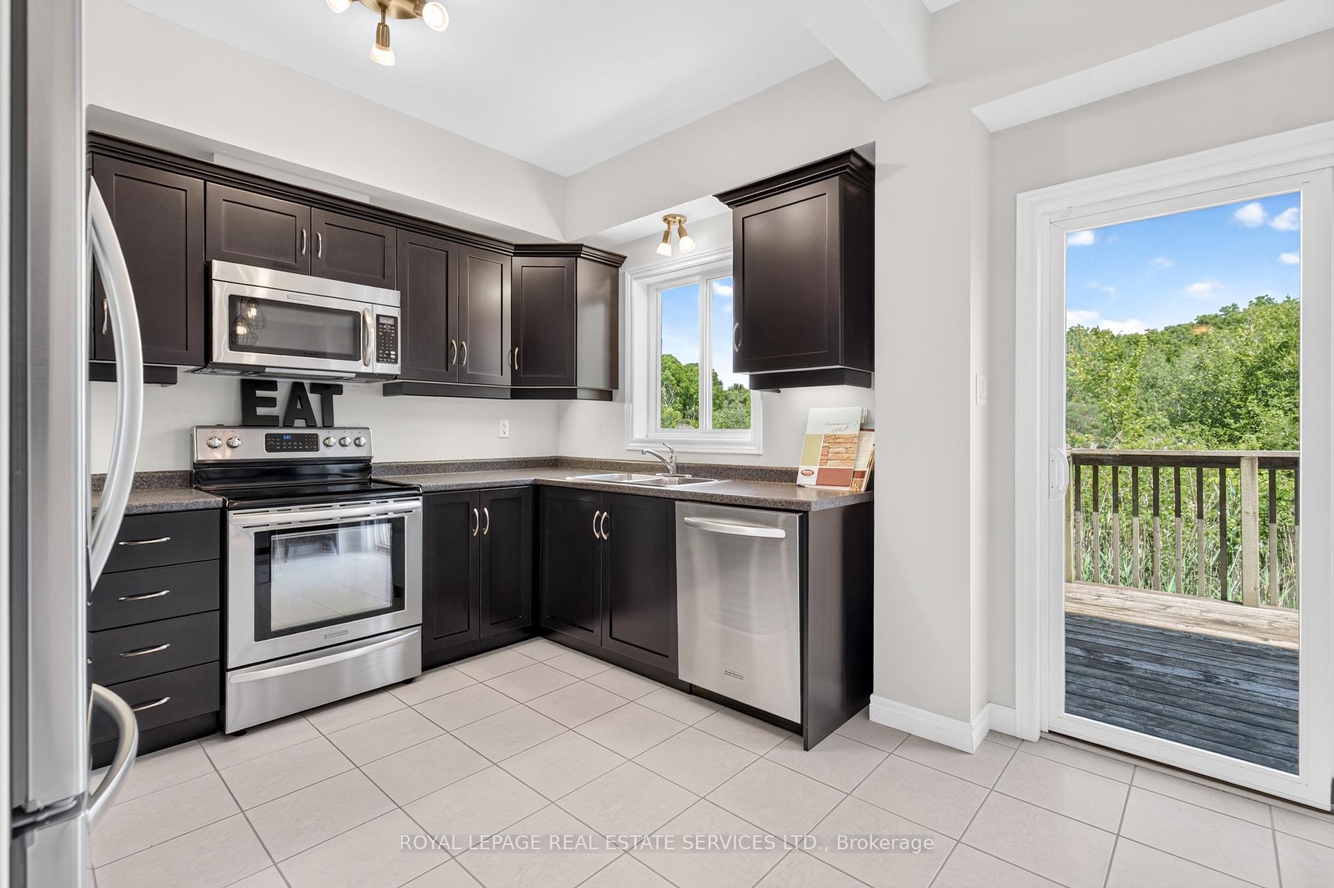 Photo 12 of 113 Liddycoat Lane, Hamilton, Ancaster — HOMEH