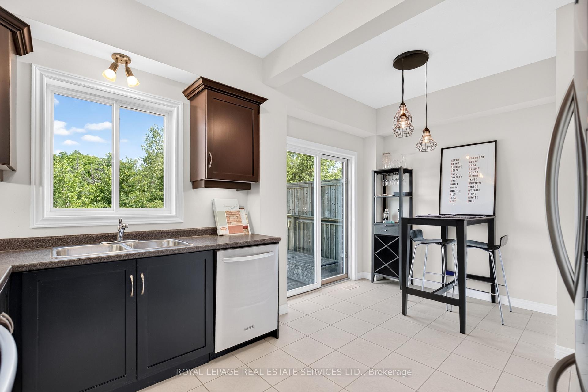 Photo 13 of 113 Liddycoat Lane, Hamilton, Ancaster — HOMEH