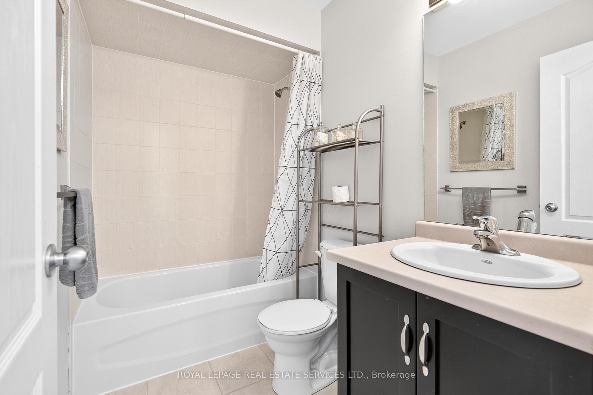 Photo 22 of 113 Liddycoat Lane, Hamilton, Ancaster — HOMEH