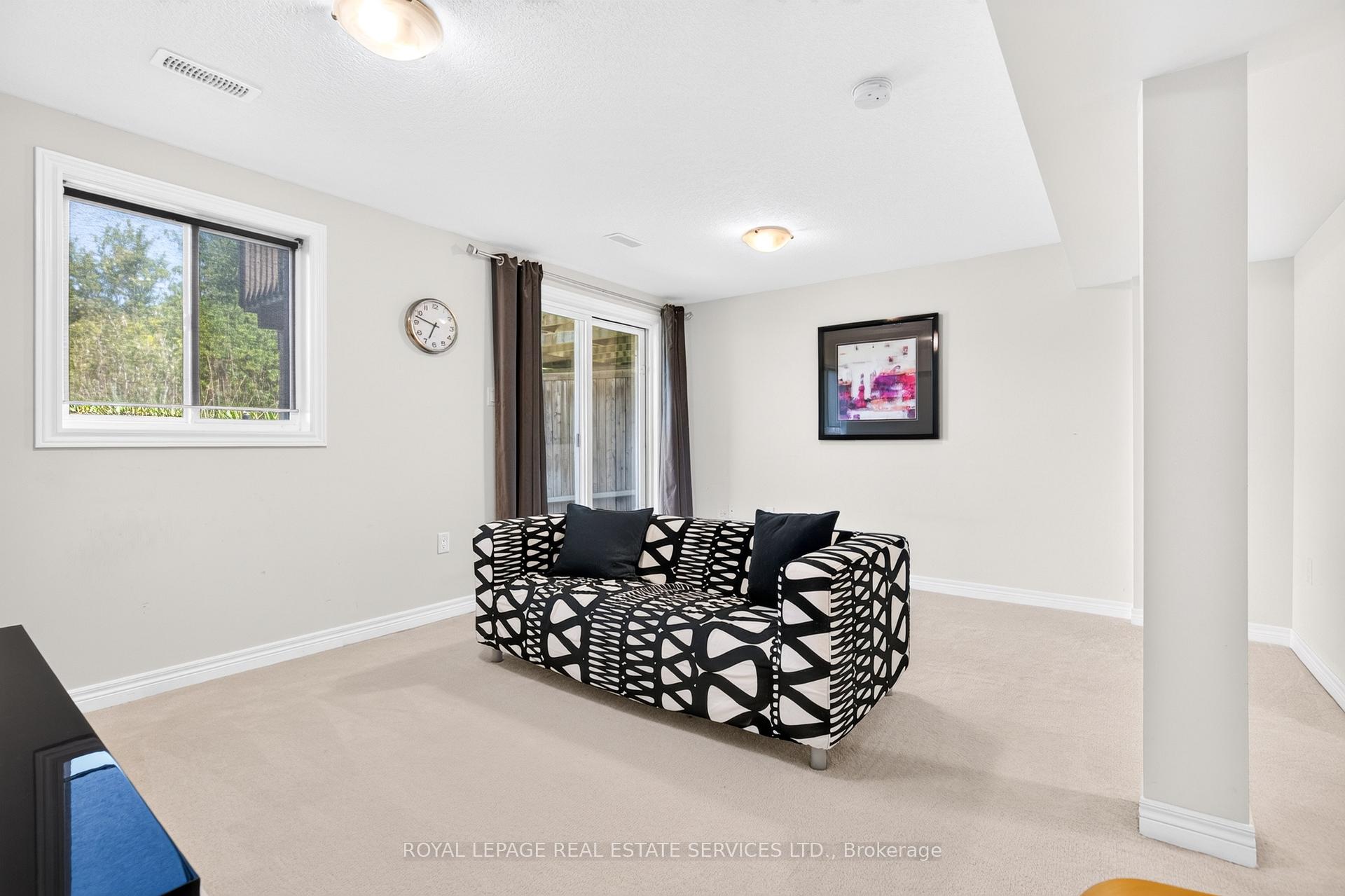 Photo 25 of 113 Liddycoat Lane, Hamilton, Ancaster — HOMEH