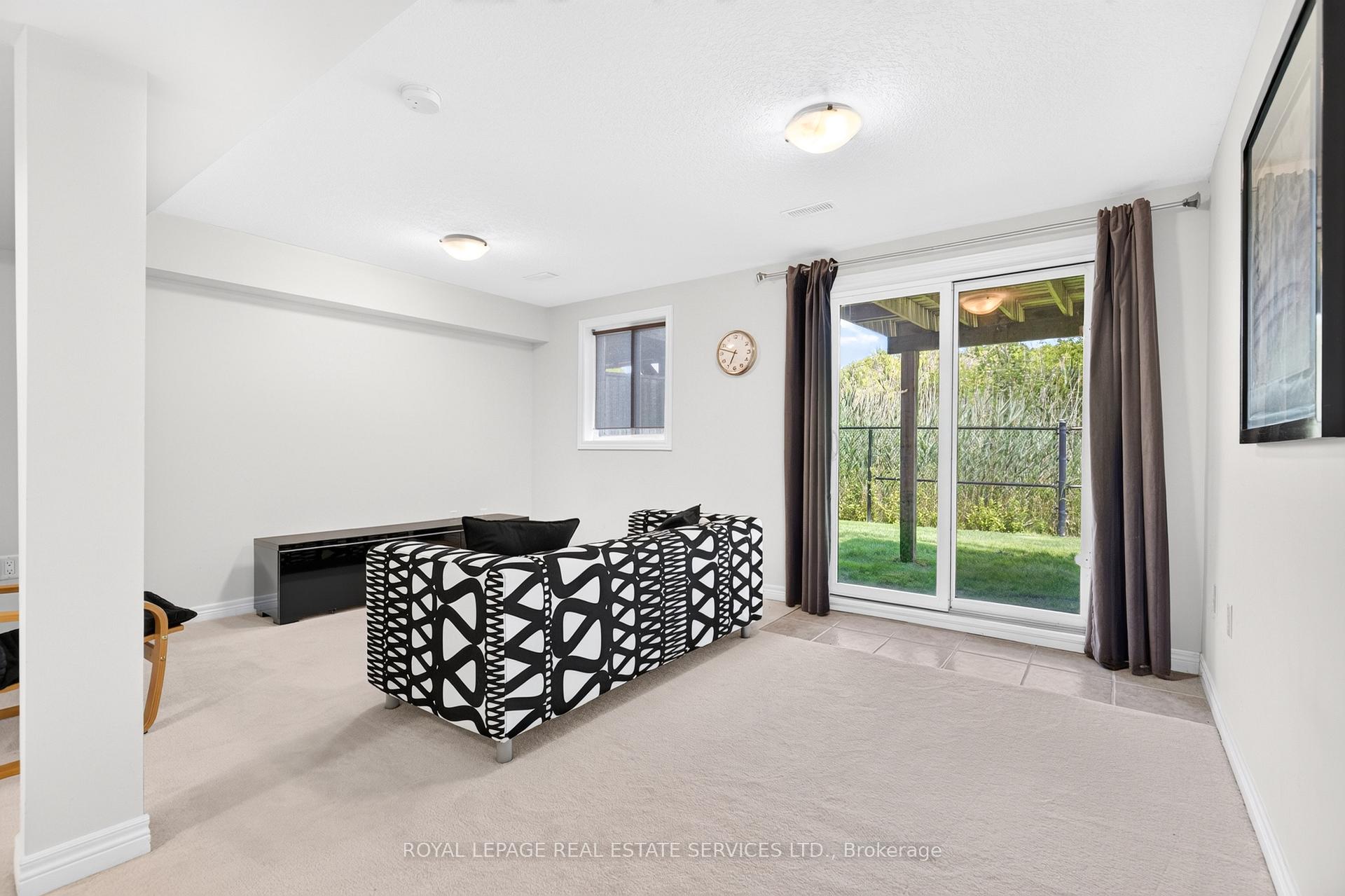 Photo 26 of 113 Liddycoat Lane, Hamilton, Ancaster — HOMEH