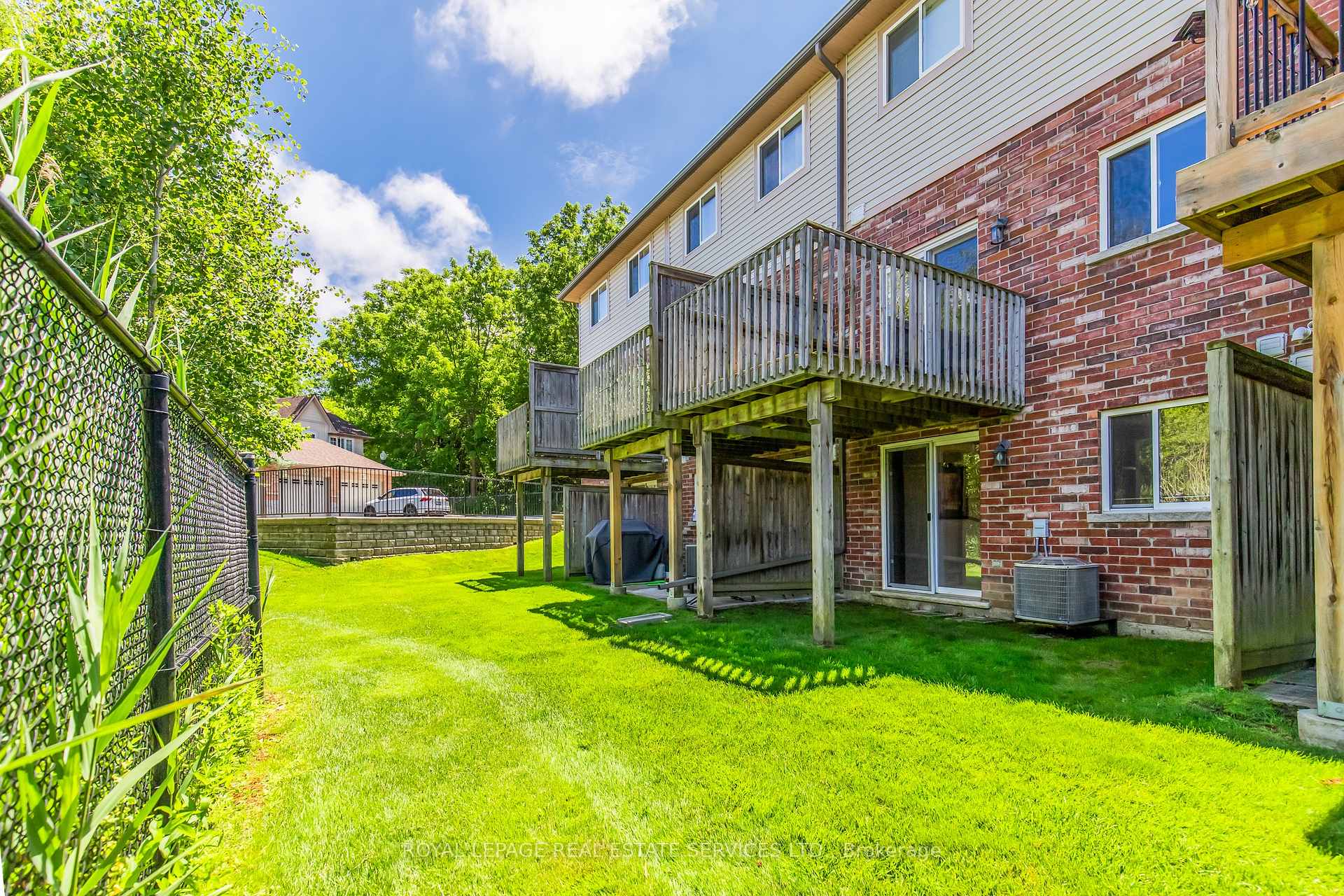 Photo 28 of 113 Liddycoat Lane, Hamilton, Ancaster — HOMEH