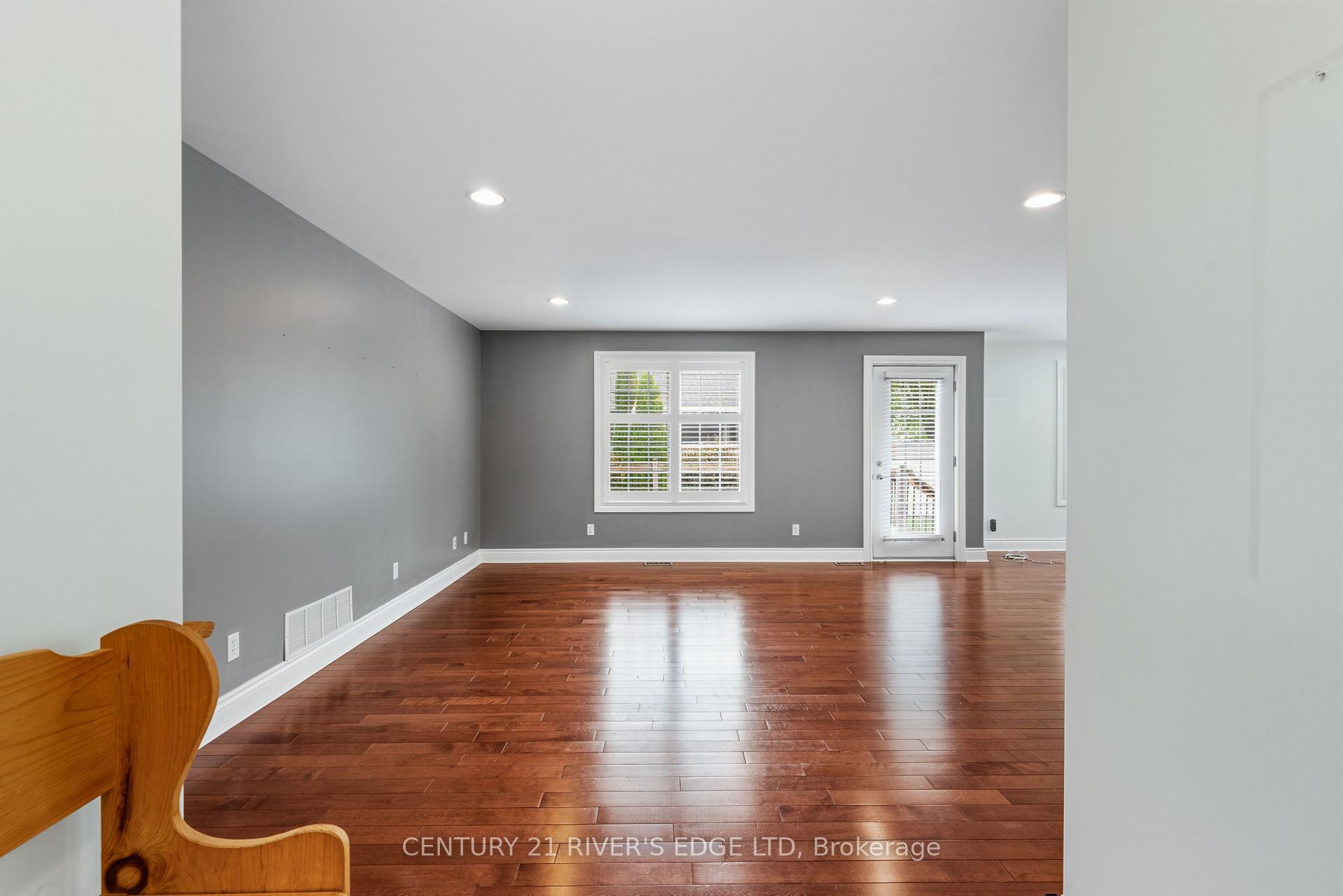 Photo 5 of 113 Blake's Crescent, South Dundas, Morrisburg — HOMEH