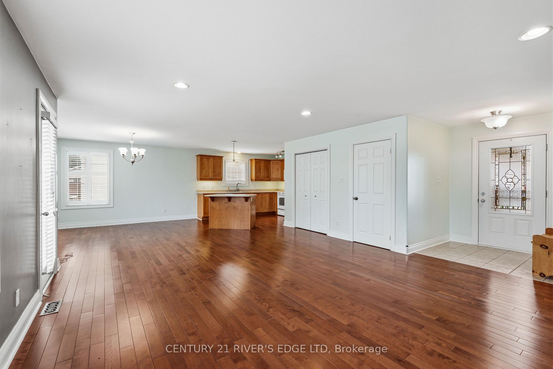 Photo 7 of 113 Blake's Crescent, South Dundas, Morrisburg — HOMEH