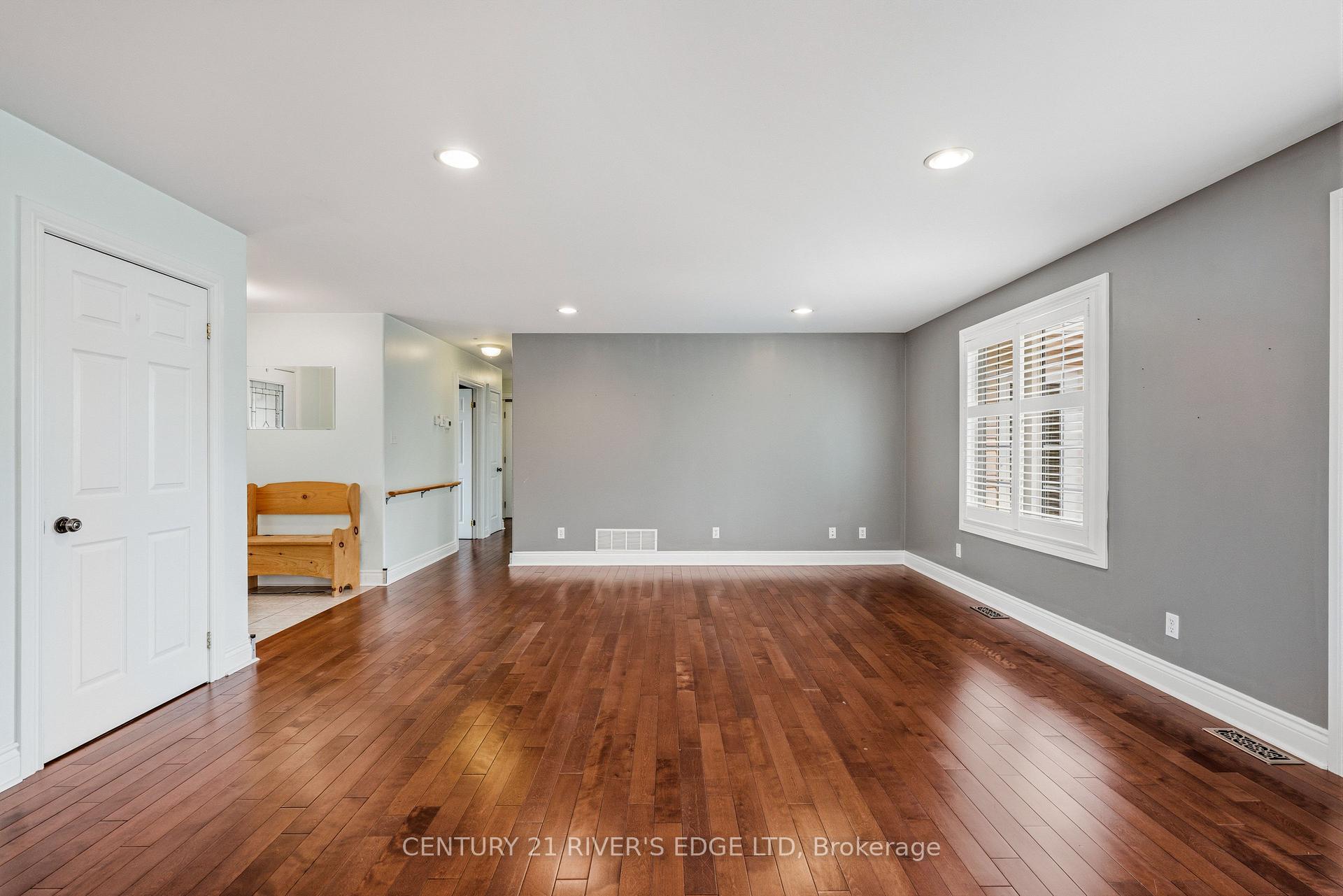 Photo 8 of 113 Blake's Crescent, South Dundas, Morrisburg — HOMEH