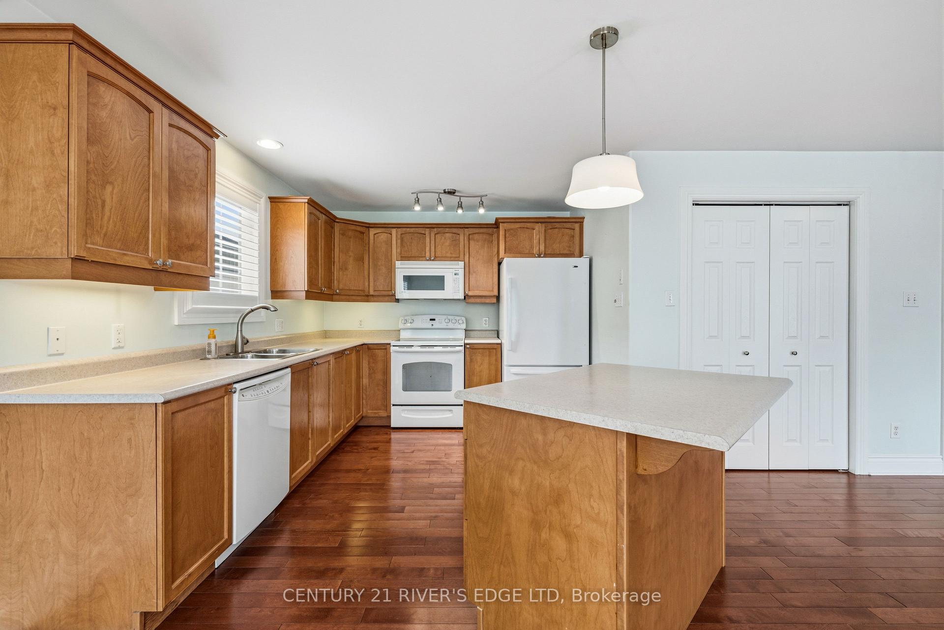 Photo 10 of 113 Blake's Crescent, South Dundas, Morrisburg — HOMEH