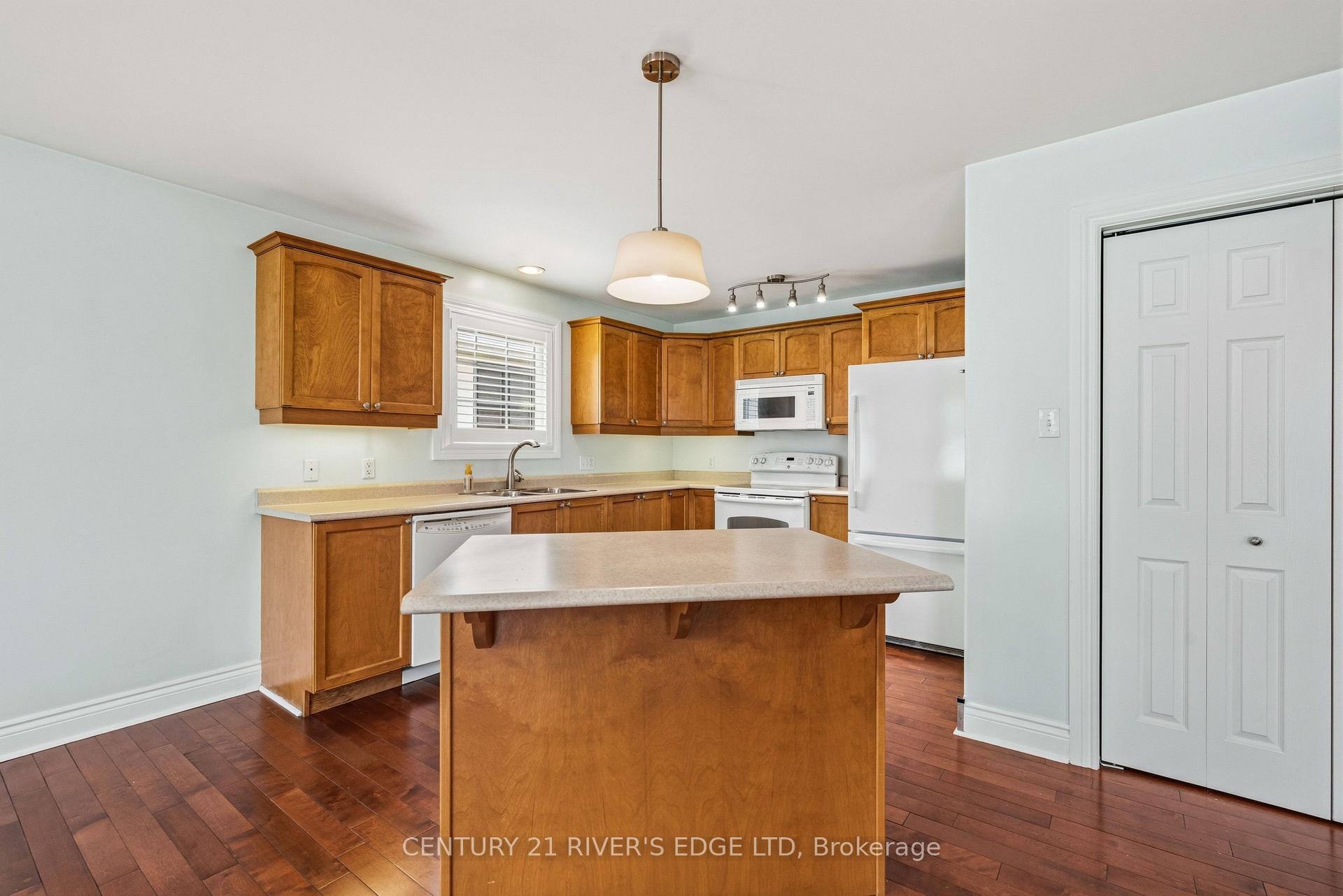 Photo 11 of 113 Blake's Crescent, South Dundas, Morrisburg — HOMEH