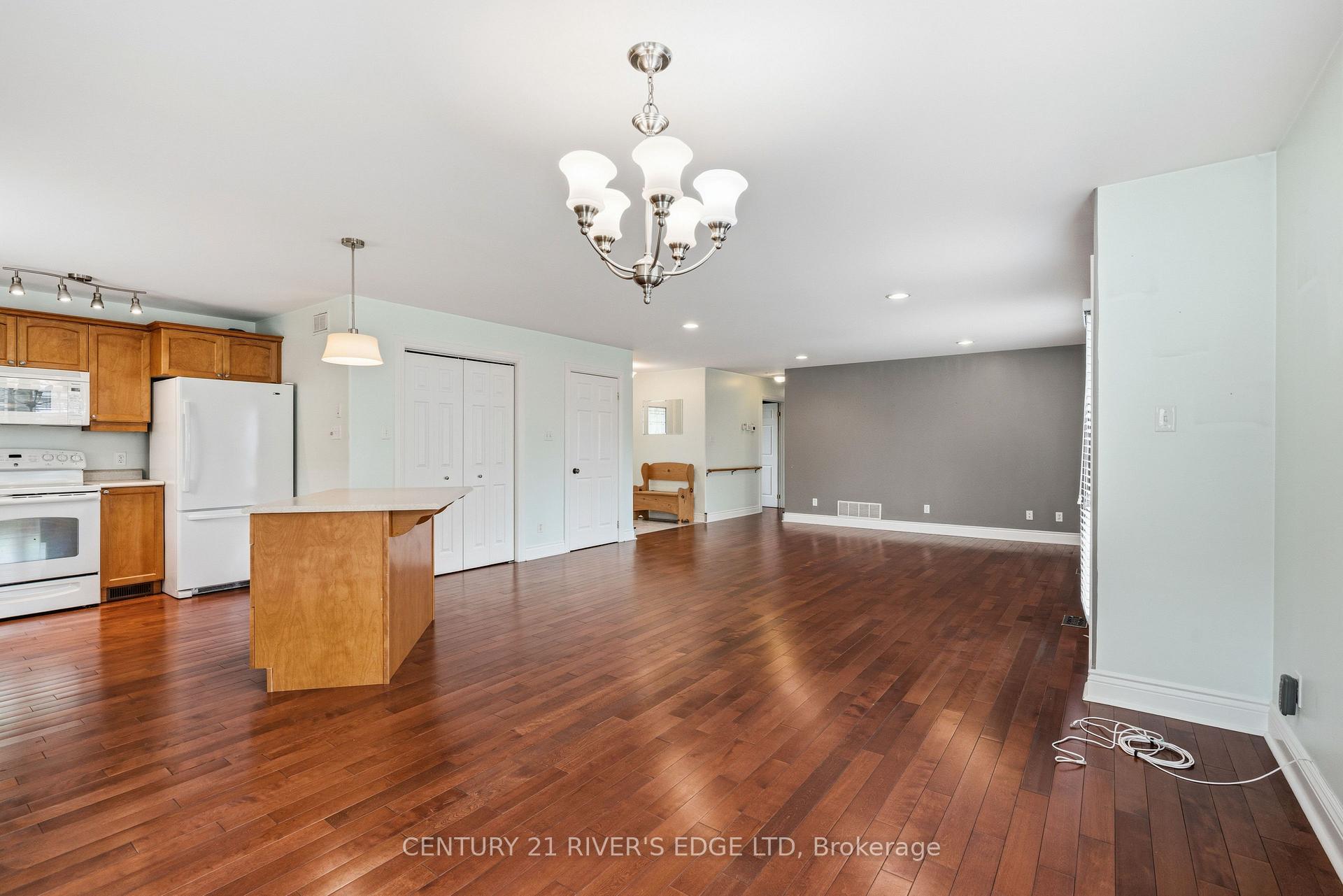 Photo 15 of 113 Blake's Crescent, South Dundas, Morrisburg — HOMEH