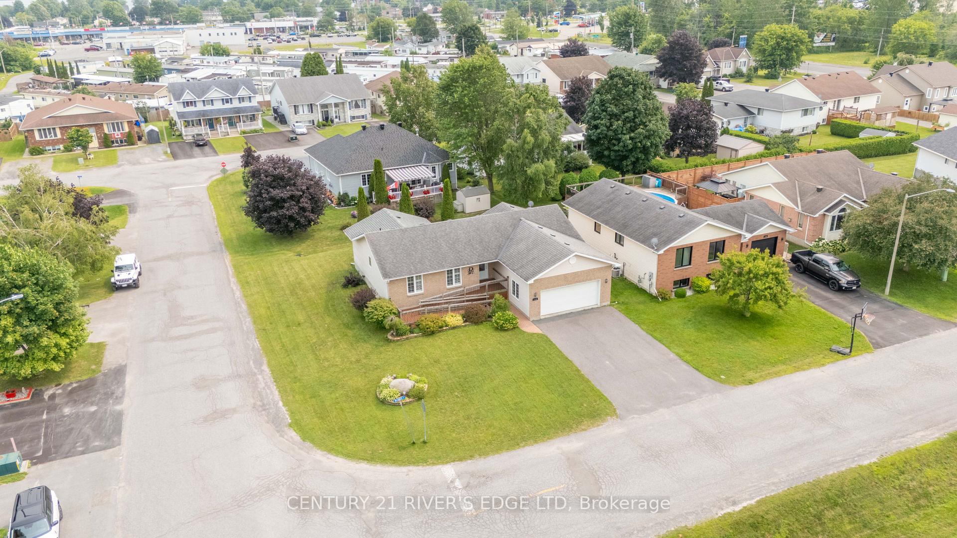 Photo 38 of 113 Blake's Crescent, South Dundas, Morrisburg — HOMEH