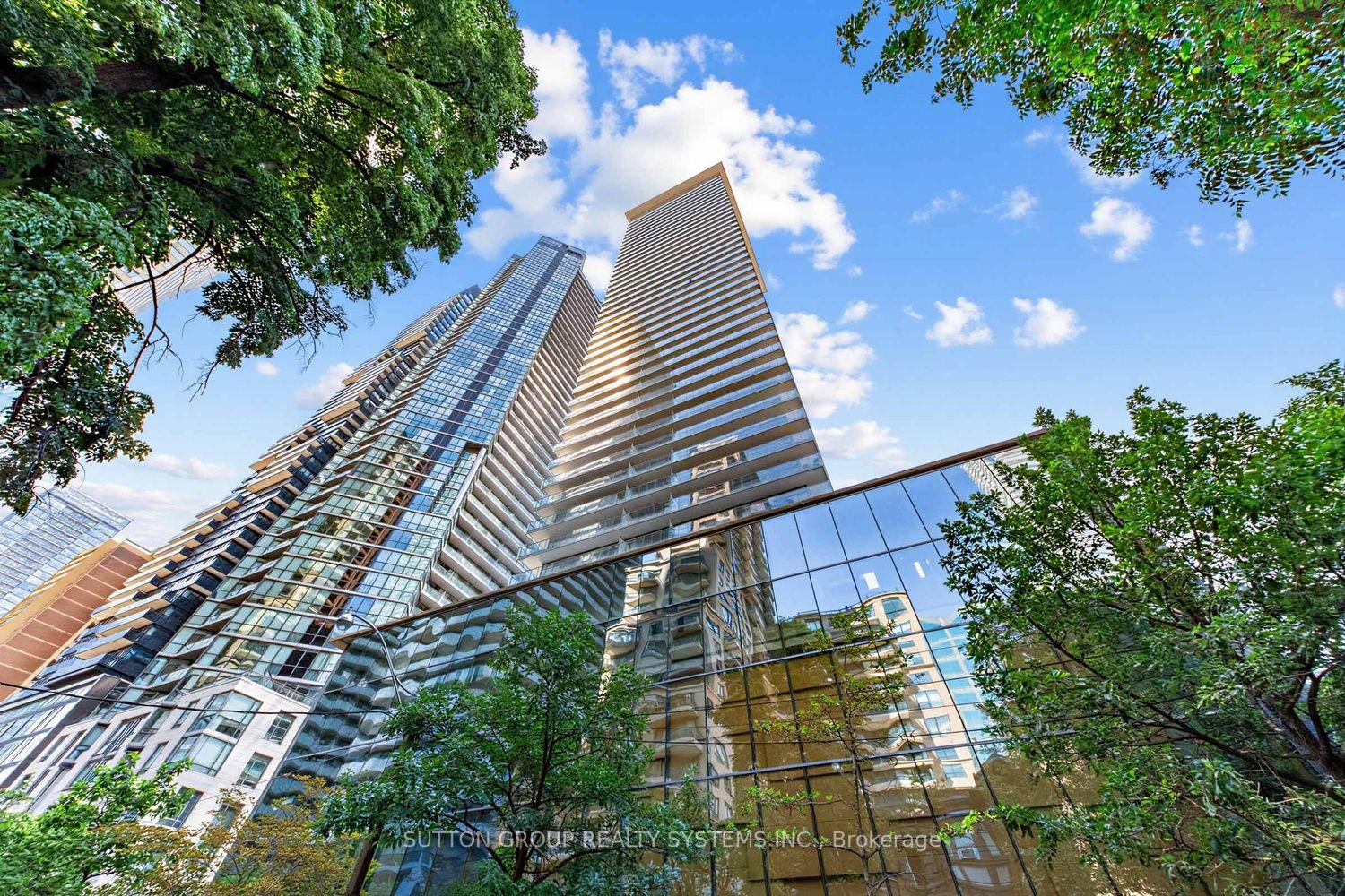 Front of Unit 1406, 33 Charles Street E