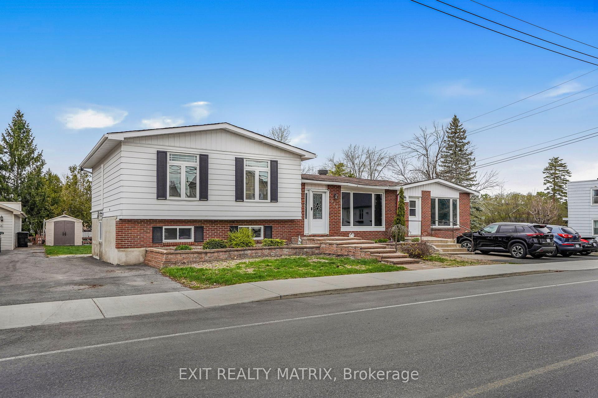 Photo 2 of 916 King St Street, Champlain, L'Orignal — HOMEH