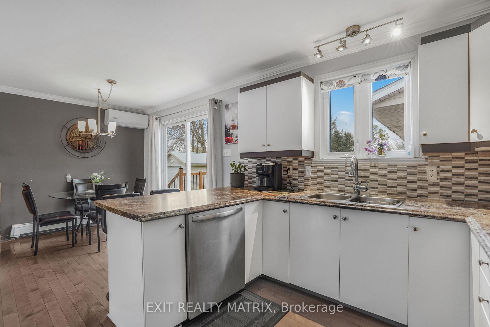 Photo 9 of 916 King St Street, Champlain, L'Orignal — HOMEH