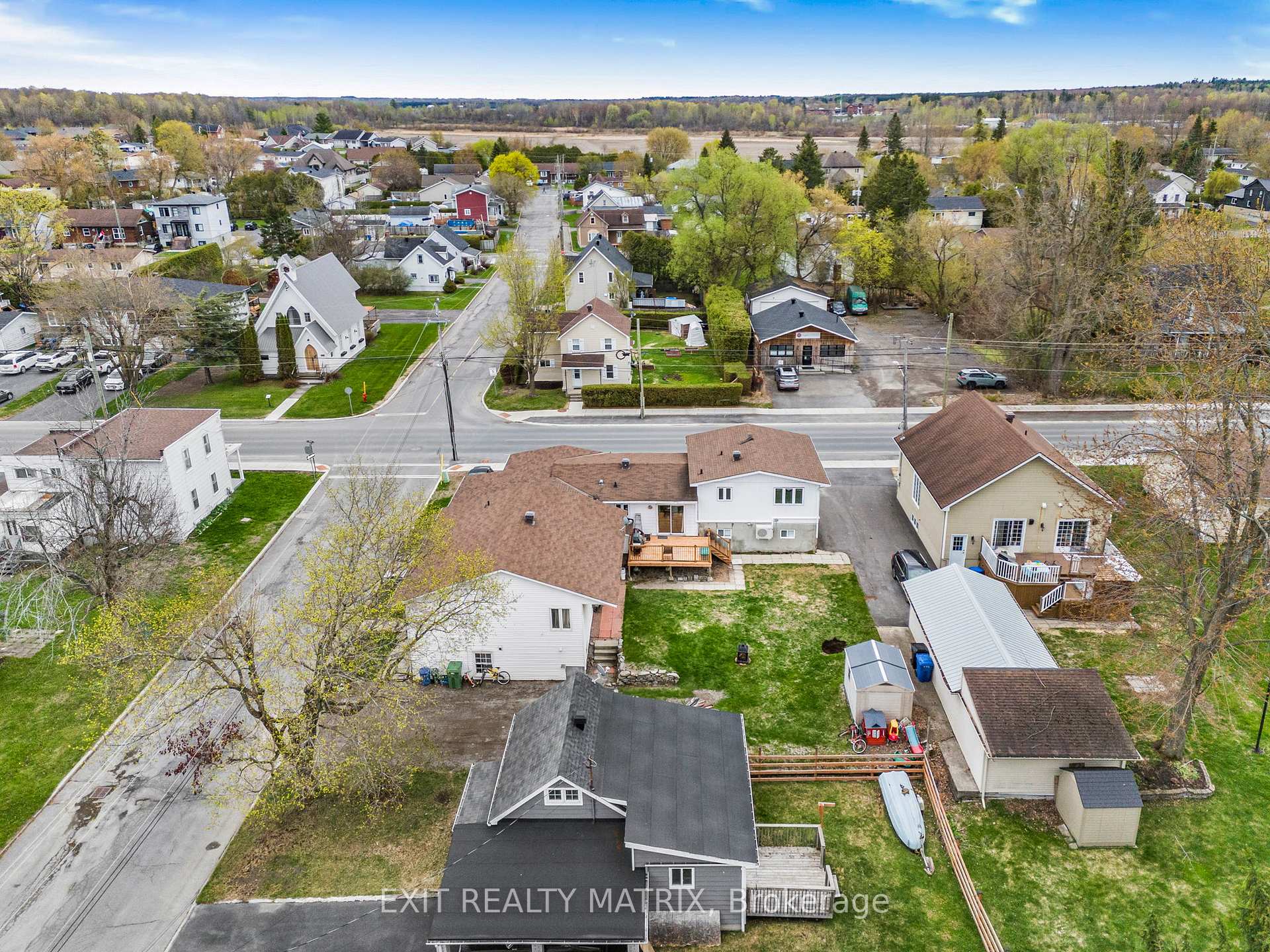 Photo 39 of 916 King St Street, Champlain, L'Orignal — HOMEH