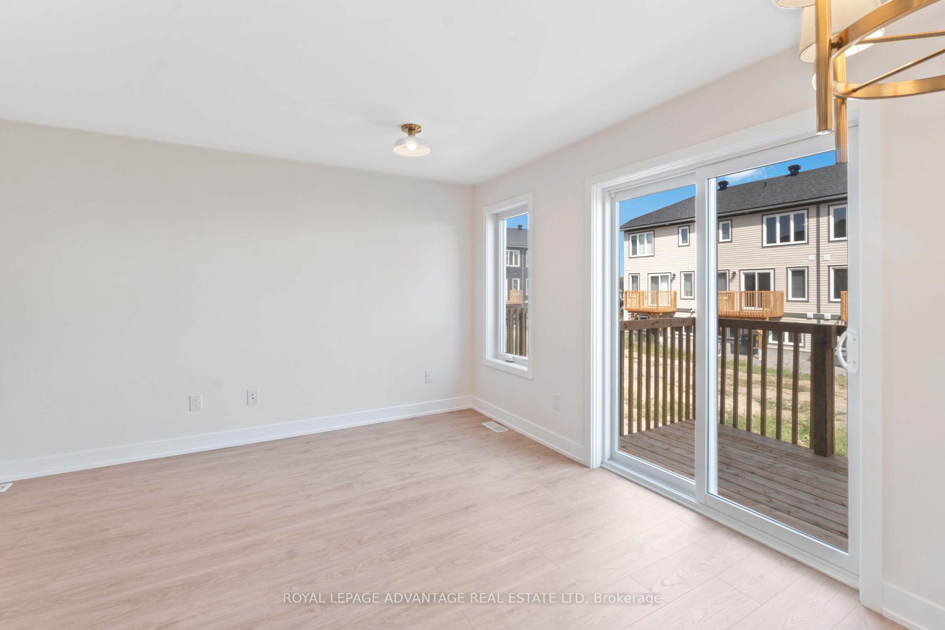 Photo 5 of 35 Whitcomb Crescent, Smiths Falls, Smiths Falls — HOMEH
