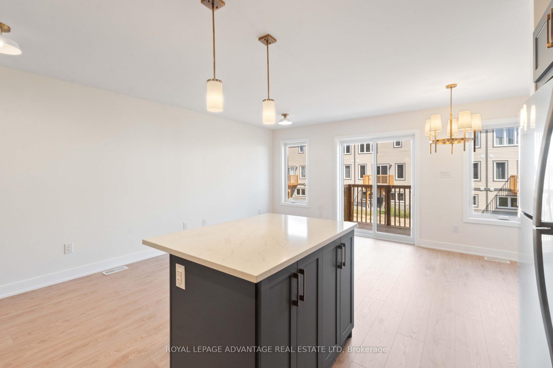 Photo 6 of 35 Whitcomb Crescent, Smiths Falls, Smiths Falls — HOMEH