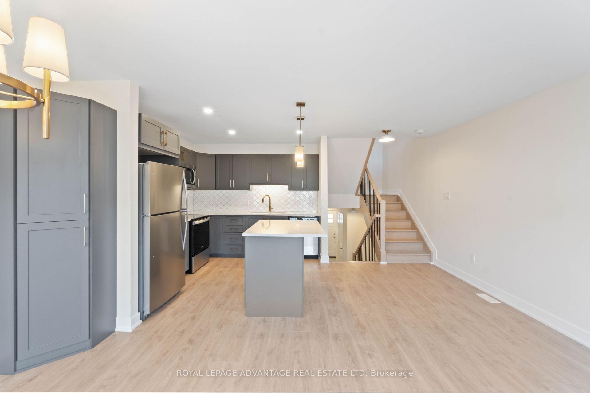 Photo 7 of 35 Whitcomb Crescent, Smiths Falls, Smiths Falls — HOMEH