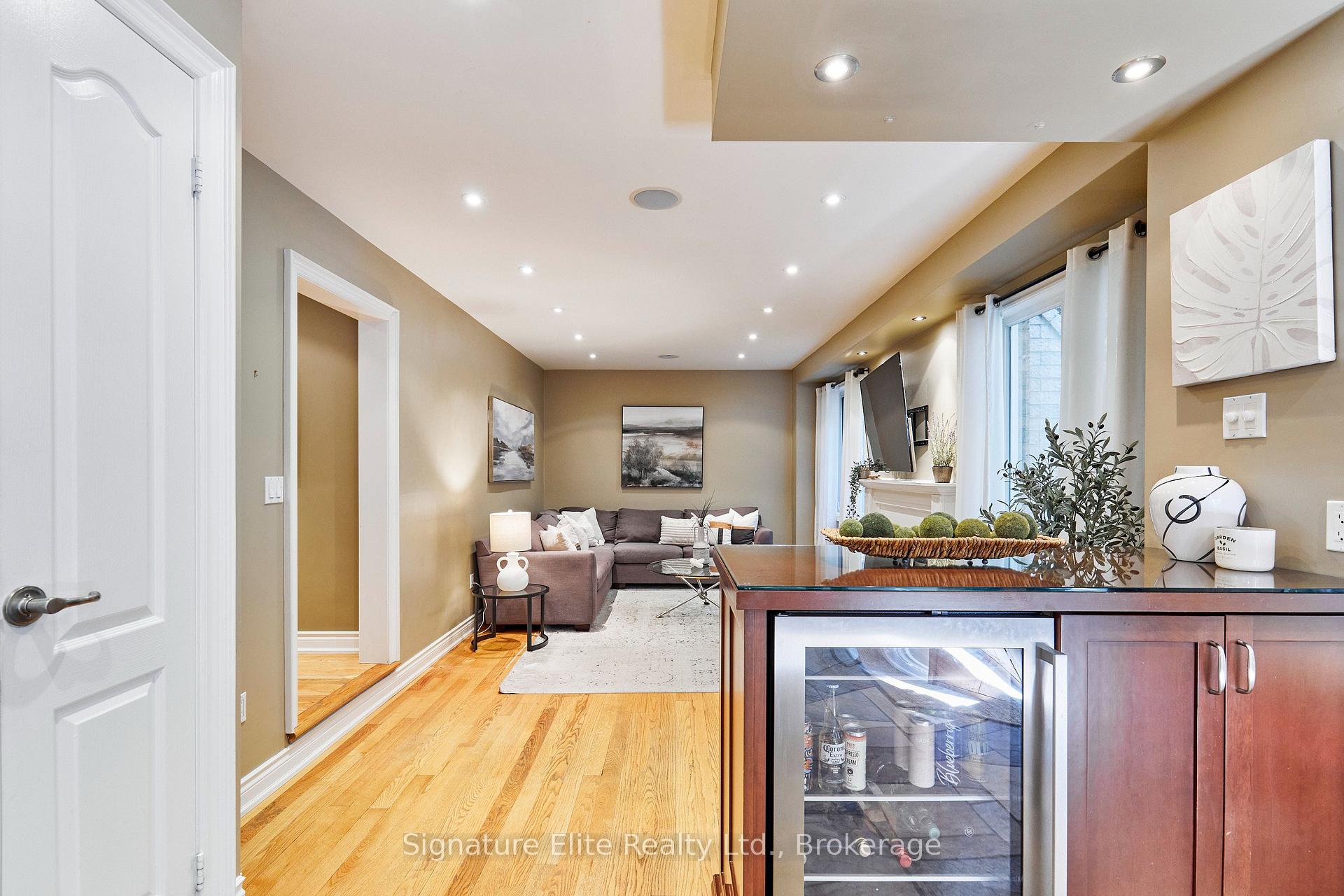 Photo 16 of 1 Pine Ridge Drive, Scarborough, Cliffcrest — HOMEH