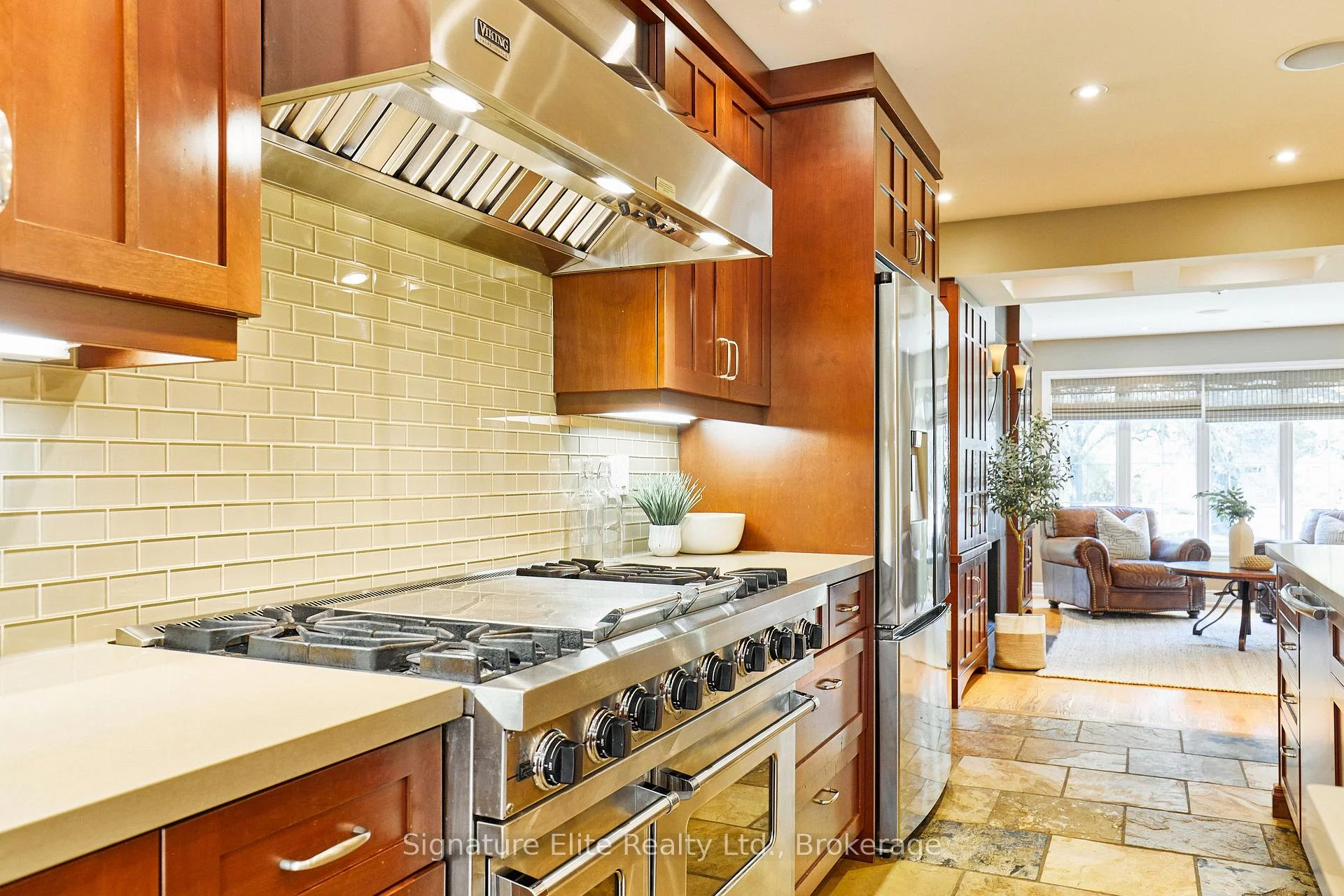 Photo 15 of 1 Pine Ridge Drive, Scarborough, Cliffcrest — HOMEH
