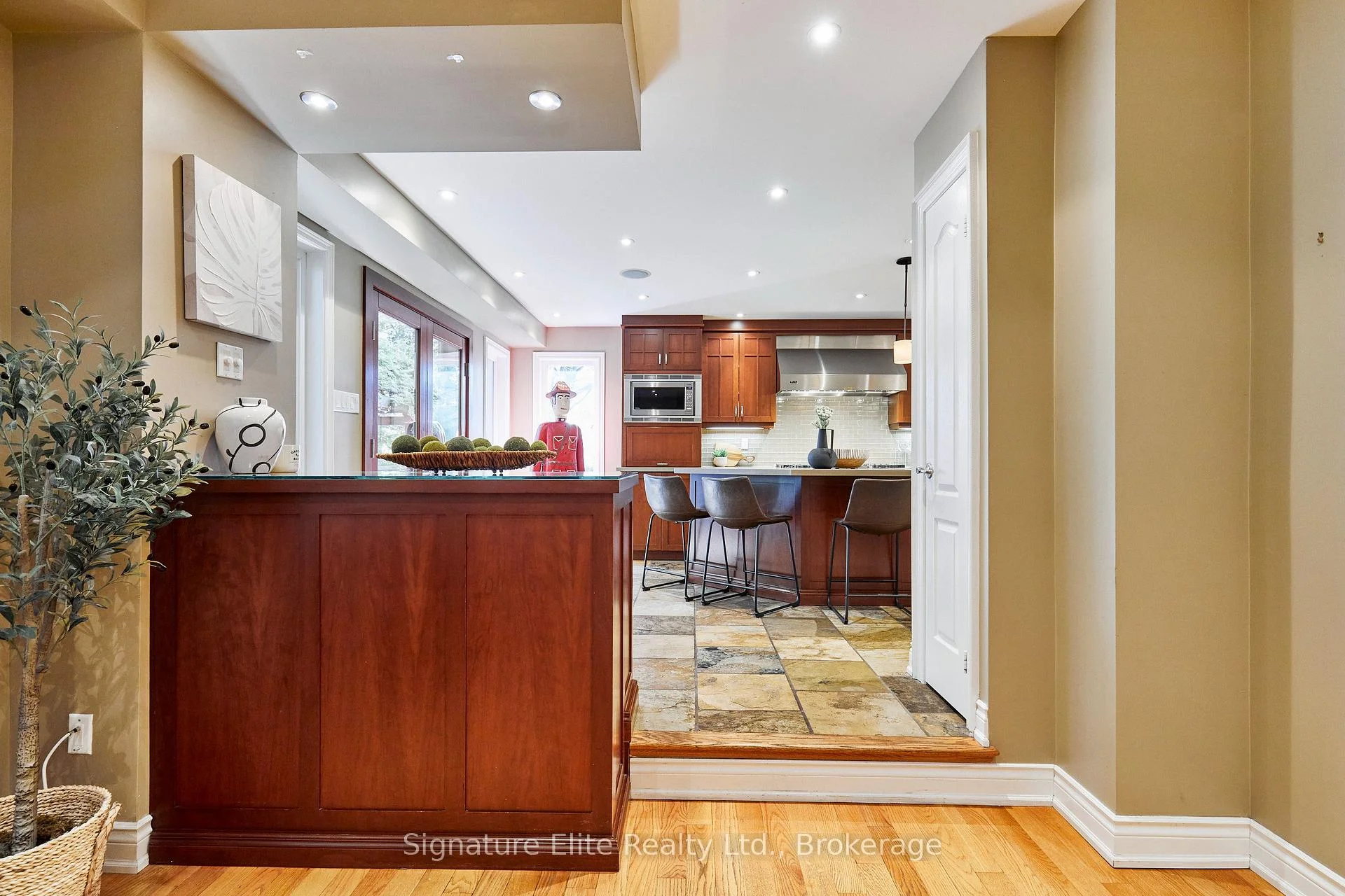 Photo 20 of 1 Pine Ridge Drive, Scarborough, Cliffcrest — HOMEH