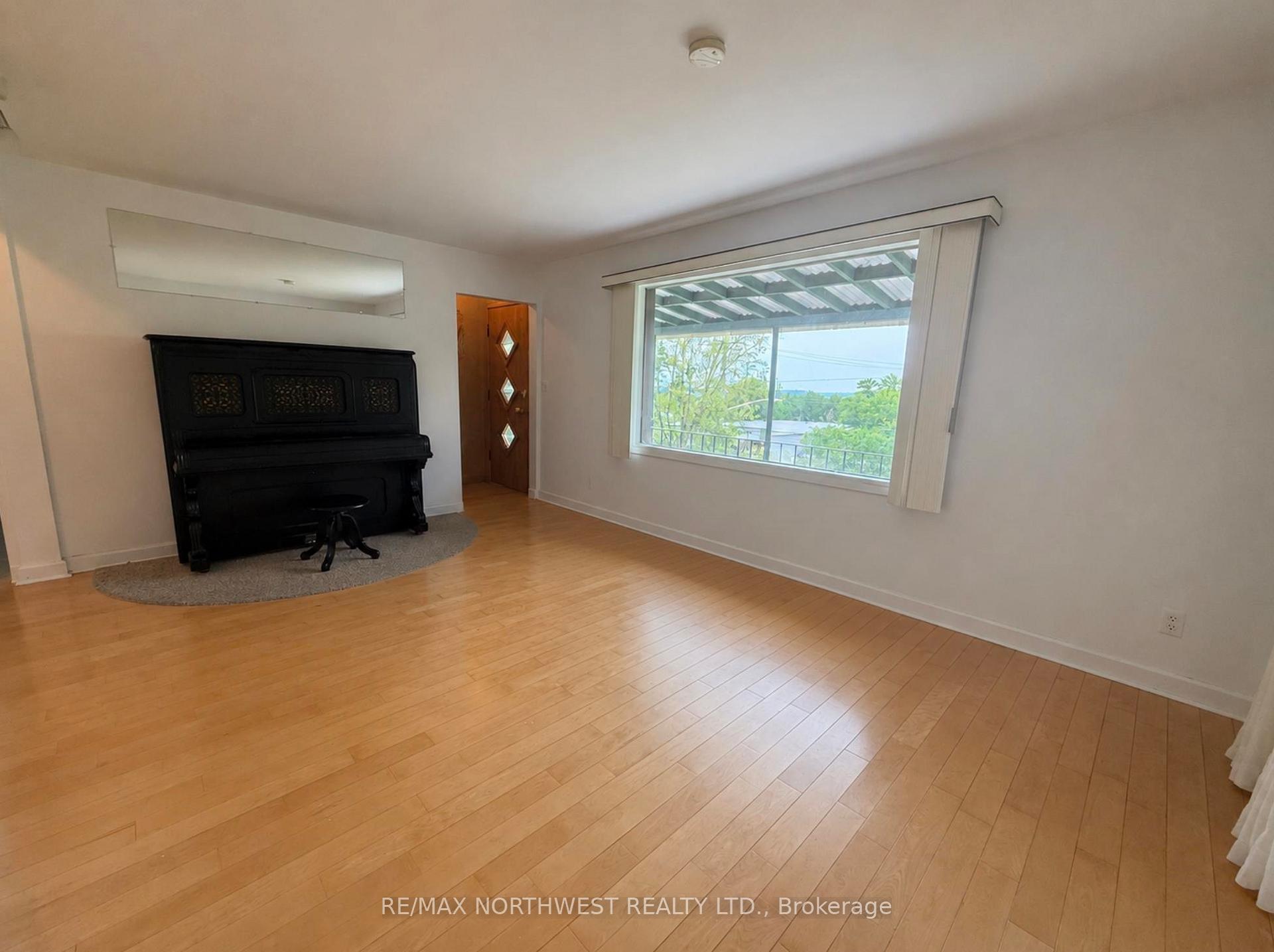 Photo 2 of 528 Eighth Street, Kenora, Keewatin — HOMEH