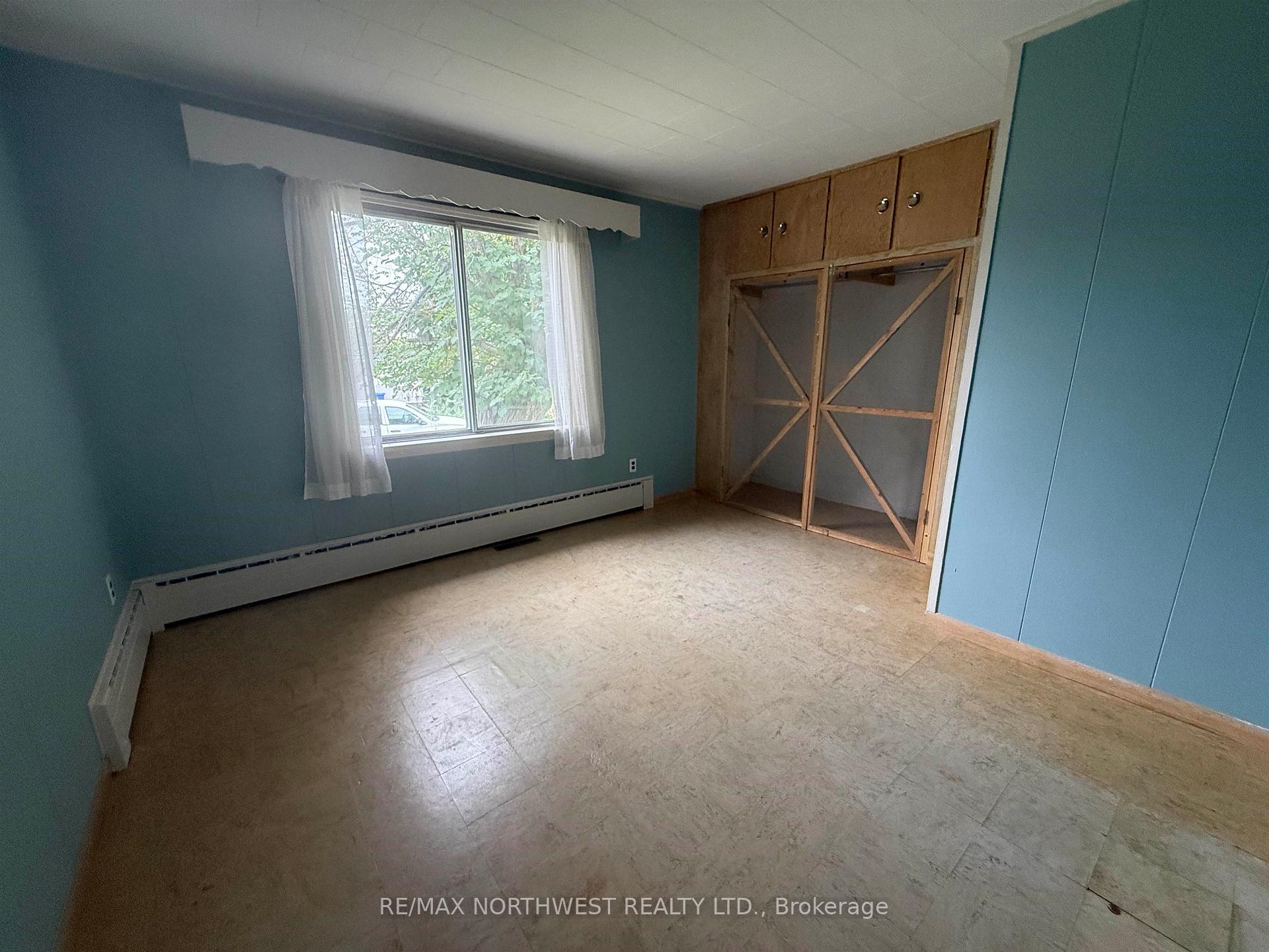 Photo 11 of 528 Eighth Street, Kenora, Keewatin — HOMEH