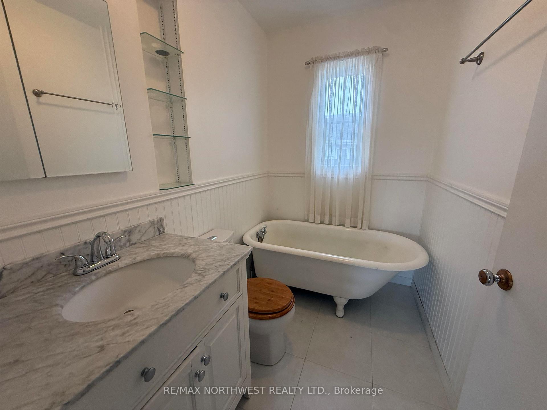 Photo 12 of 528 Eighth Street, Kenora, Keewatin — HOMEH