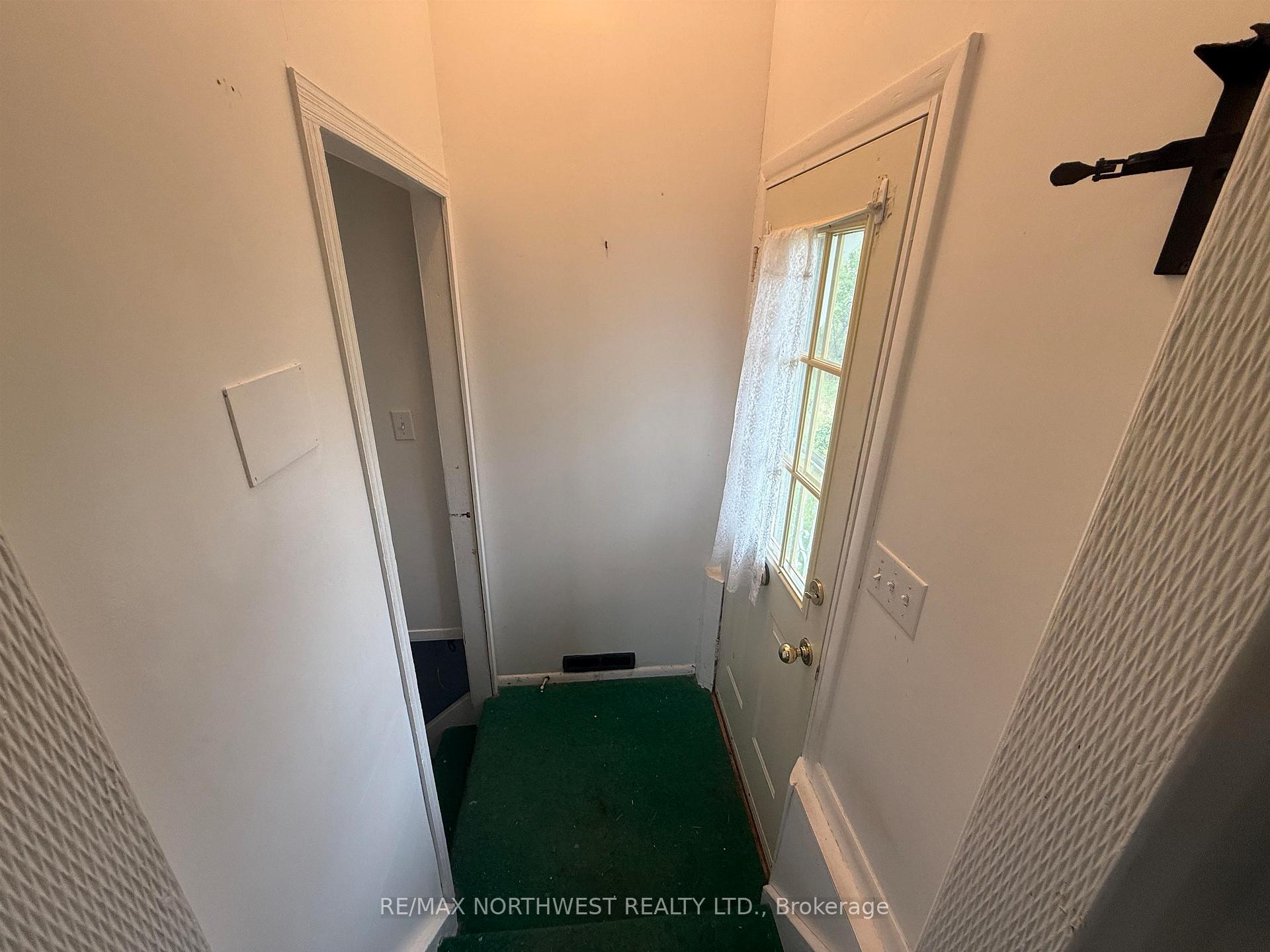 Photo 13 of 528 Eighth Street, Kenora, Keewatin — HOMEH