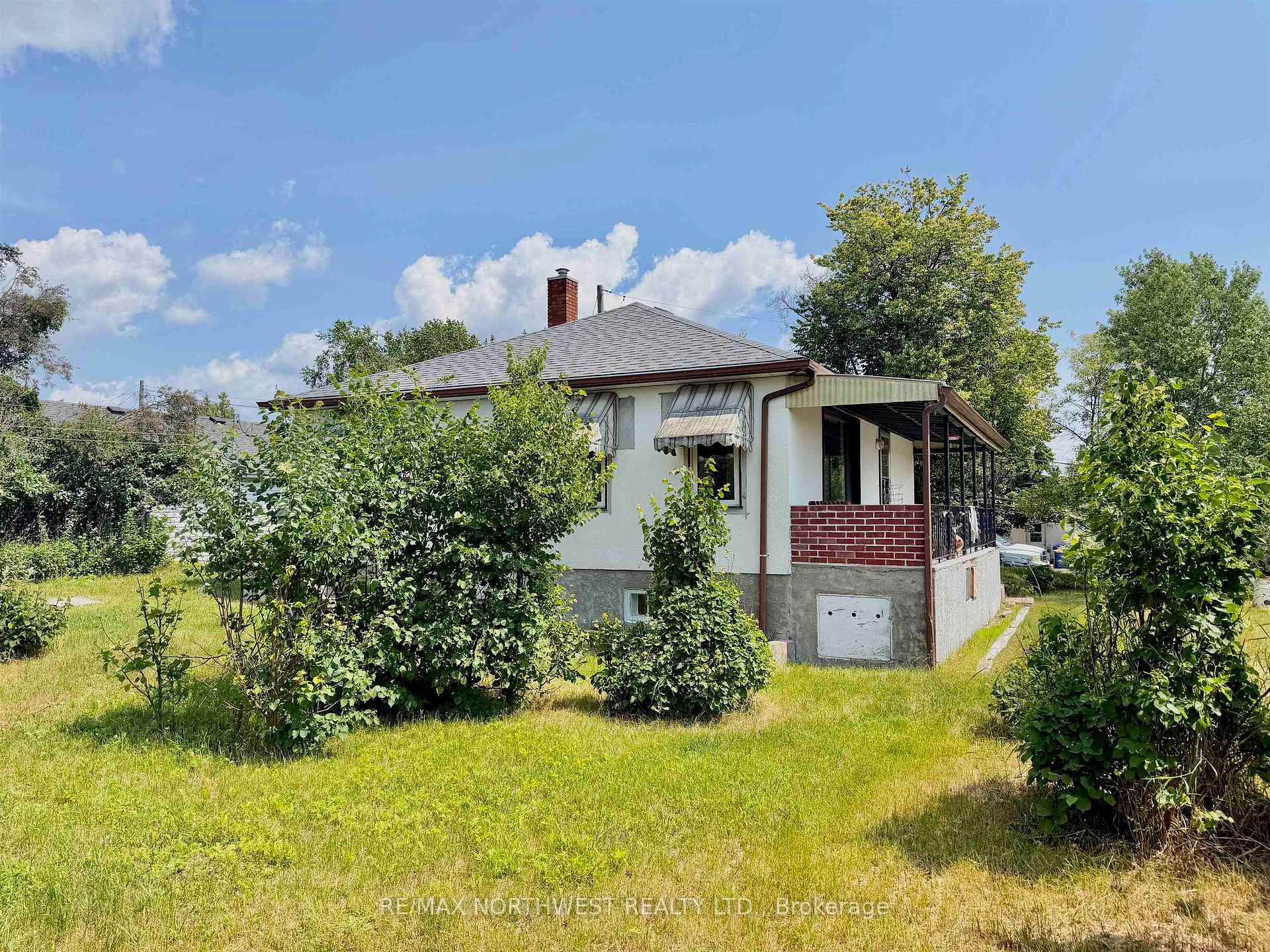Photo 18 of 528 Eighth Street, Kenora, Keewatin — HOMEH