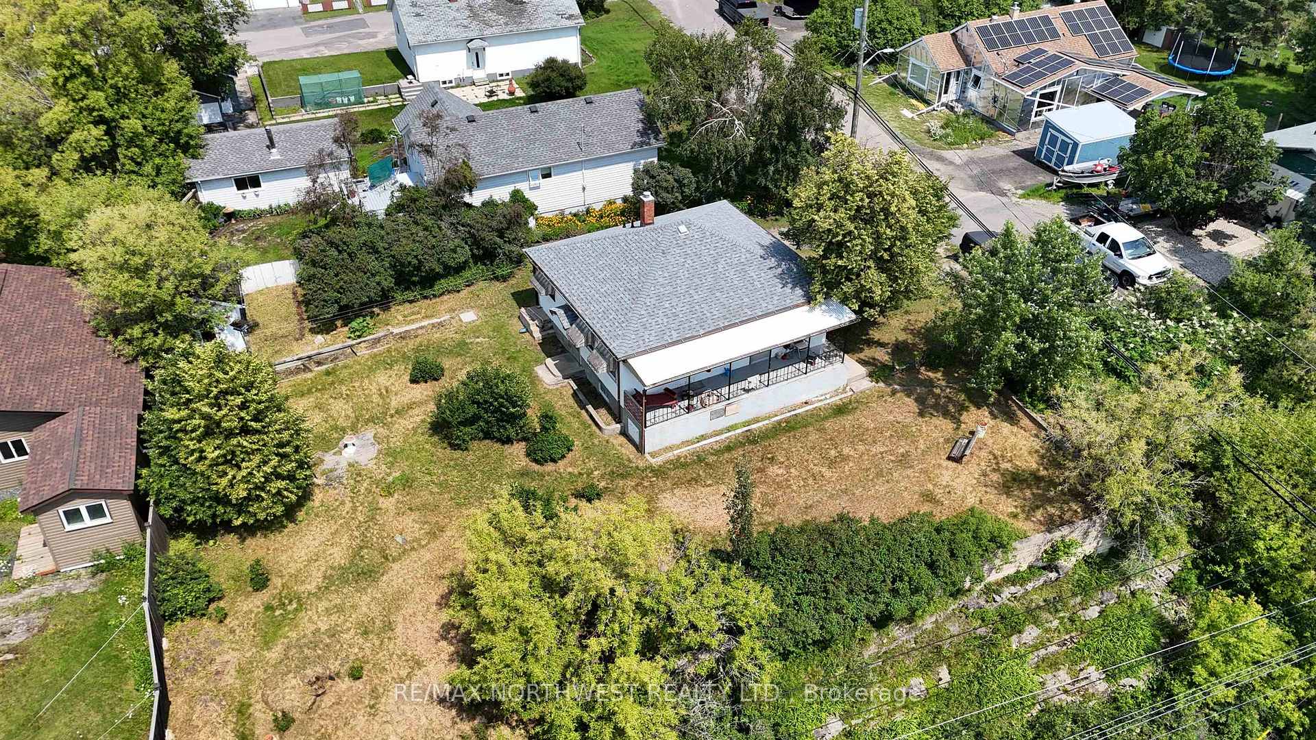 Photo 19 of 528 Eighth Street, Kenora, Keewatin — HOMEH