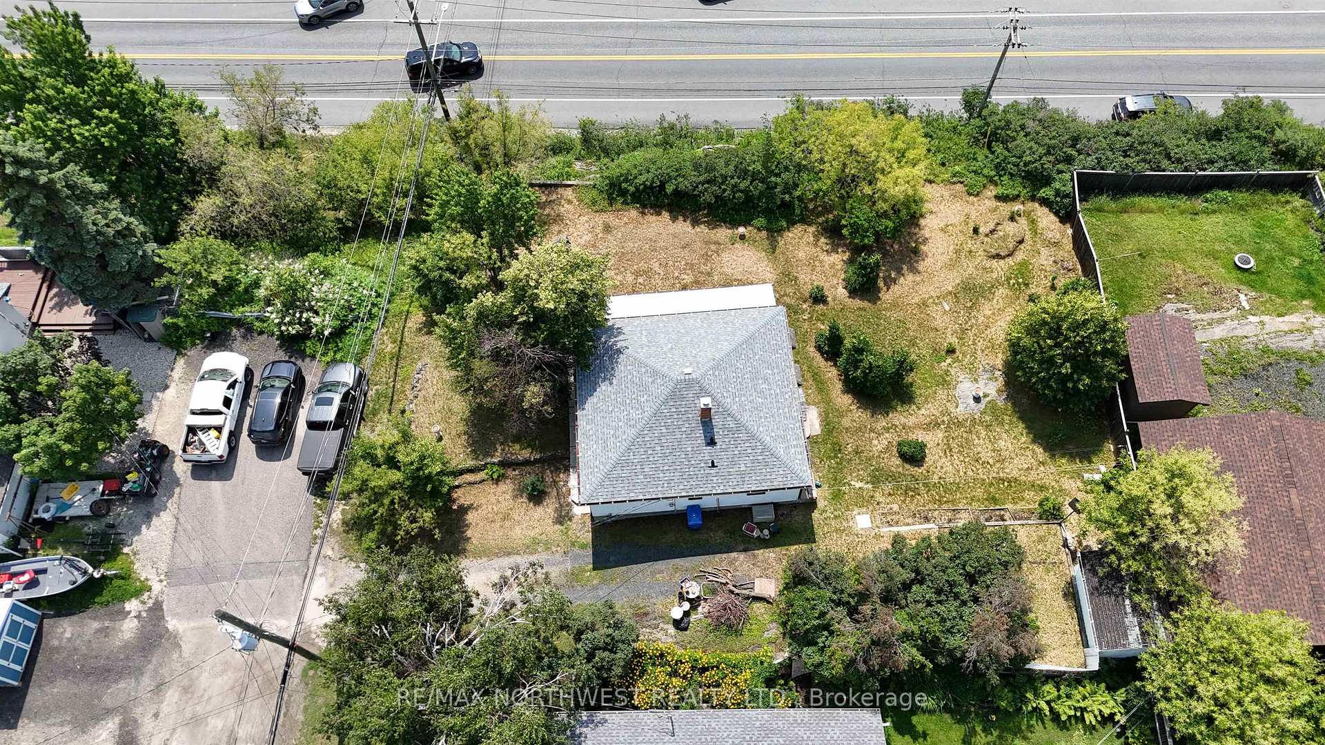Photo 21 of 528 Eighth Street, Kenora, Keewatin — HOMEH