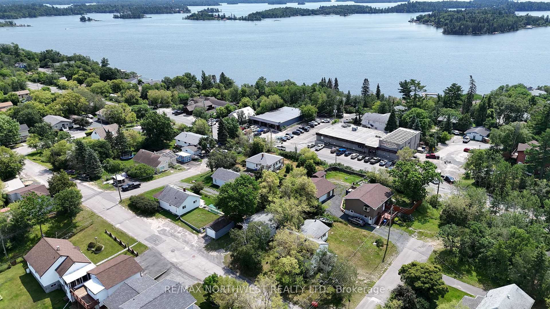 Photo 22 of 528 Eighth Street, Kenora, Keewatin — HOMEH