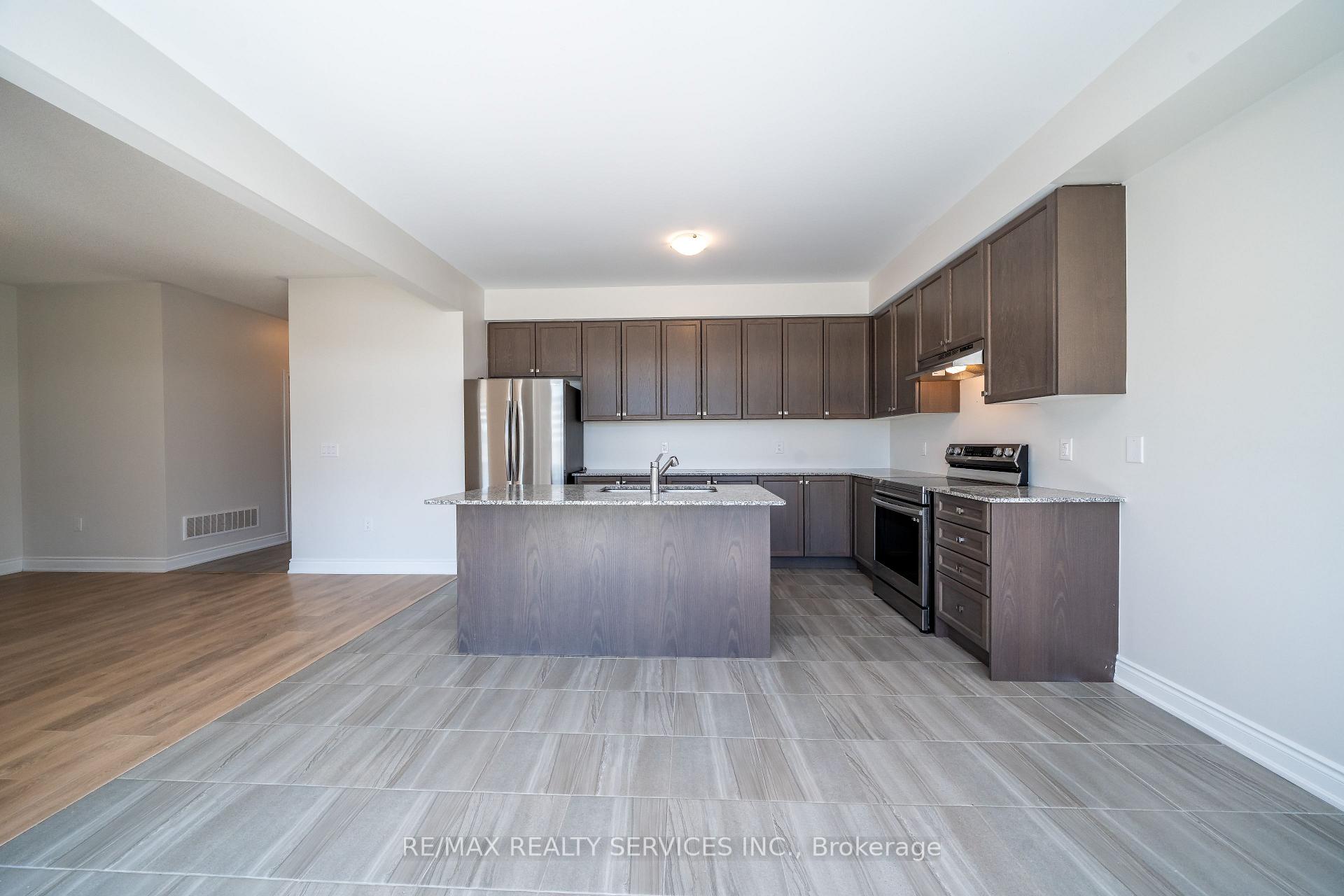 Photo 6 of 41 Union Boulevard, Wasaga Beach — HOMEH