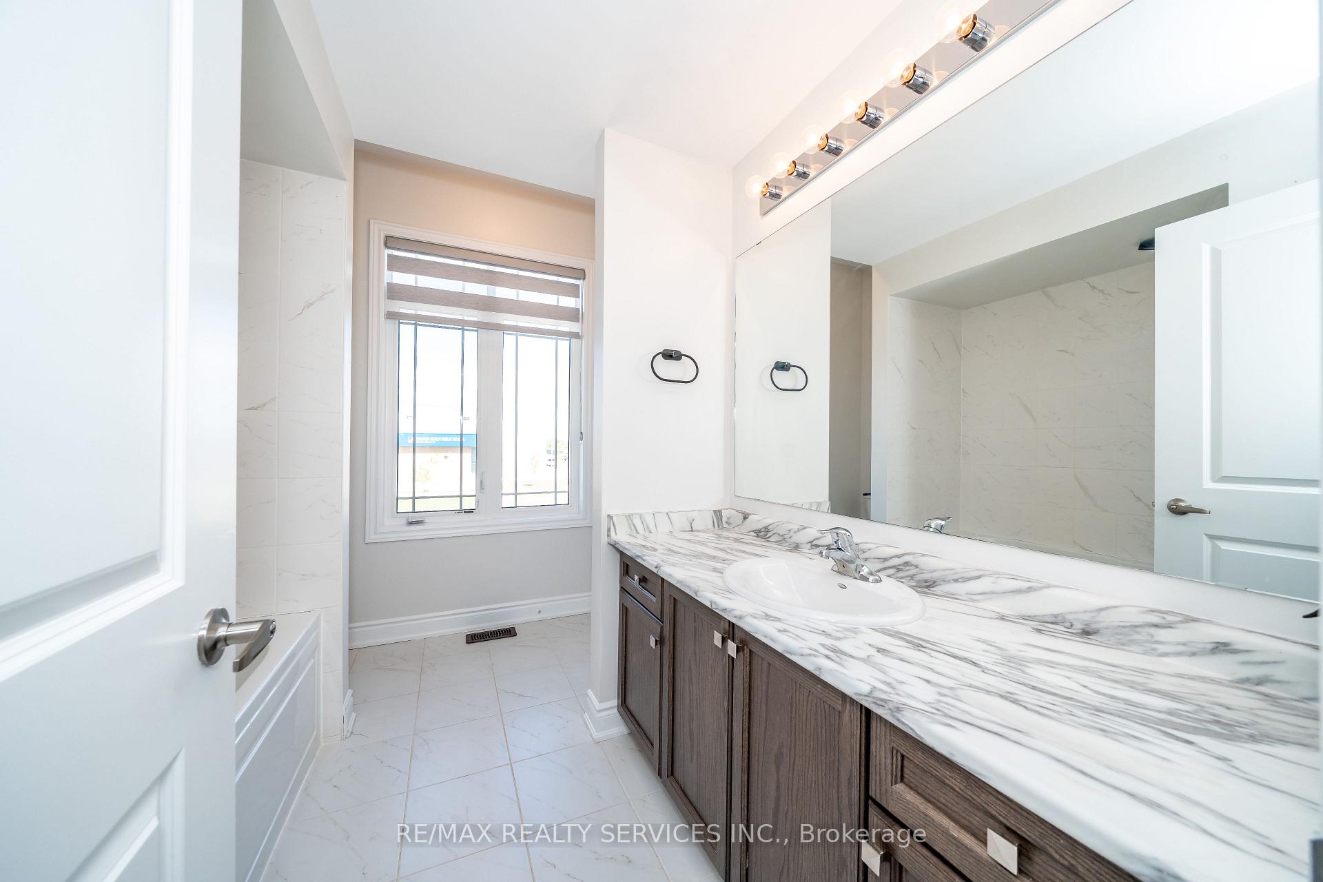 Photo 19 of 41 Union Boulevard, Wasaga Beach — HOMEH