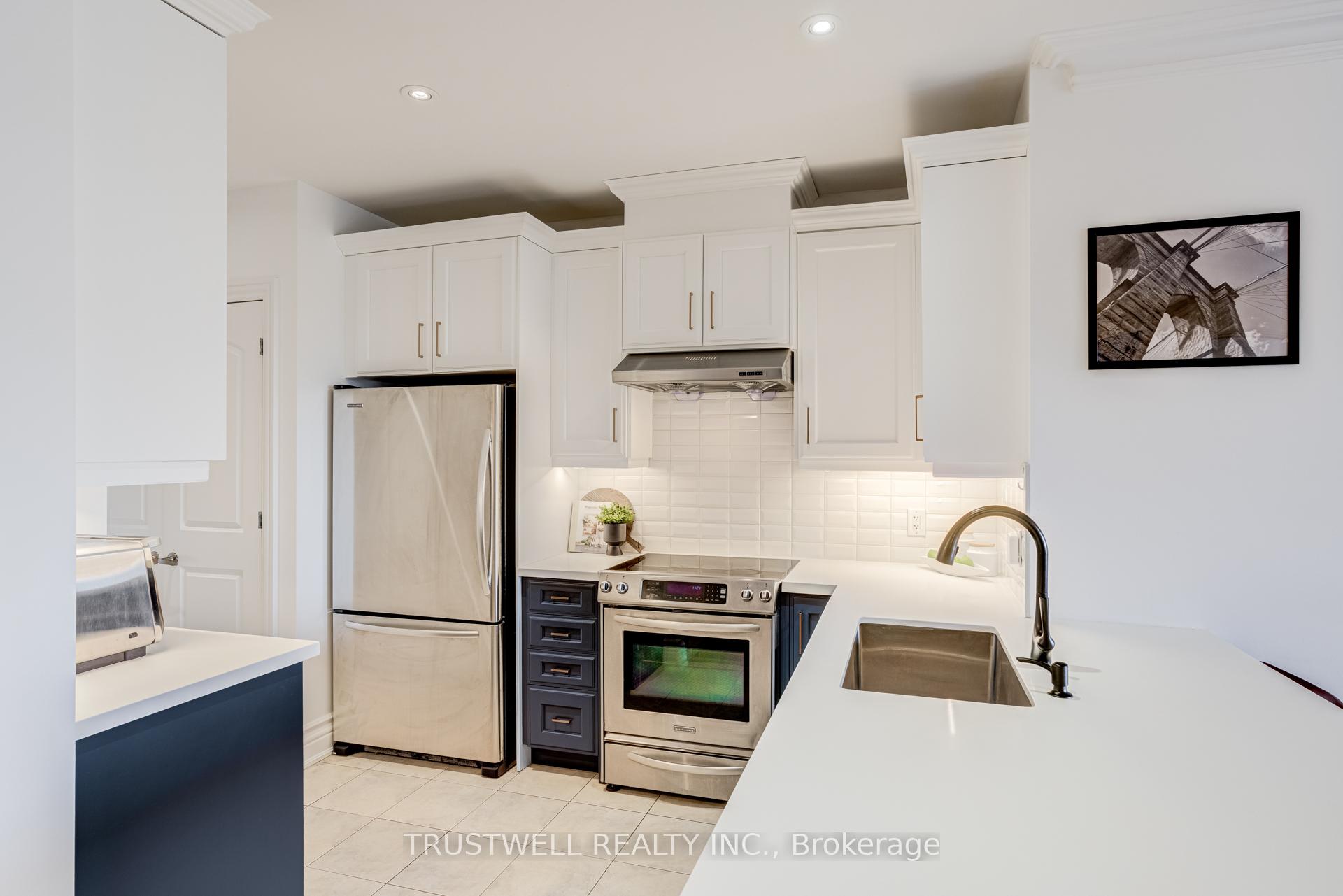 Photo 6 of Unit 303, 1 Verclaire Gate, Markham, Unionville — HOMEH