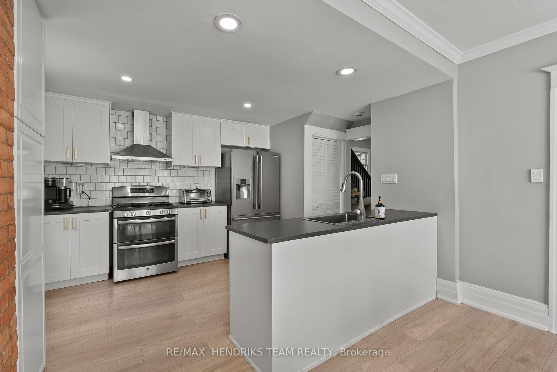 Photo 15 of 69 Chaplin Avenue, St. Catharines, Downtown — HOMEH