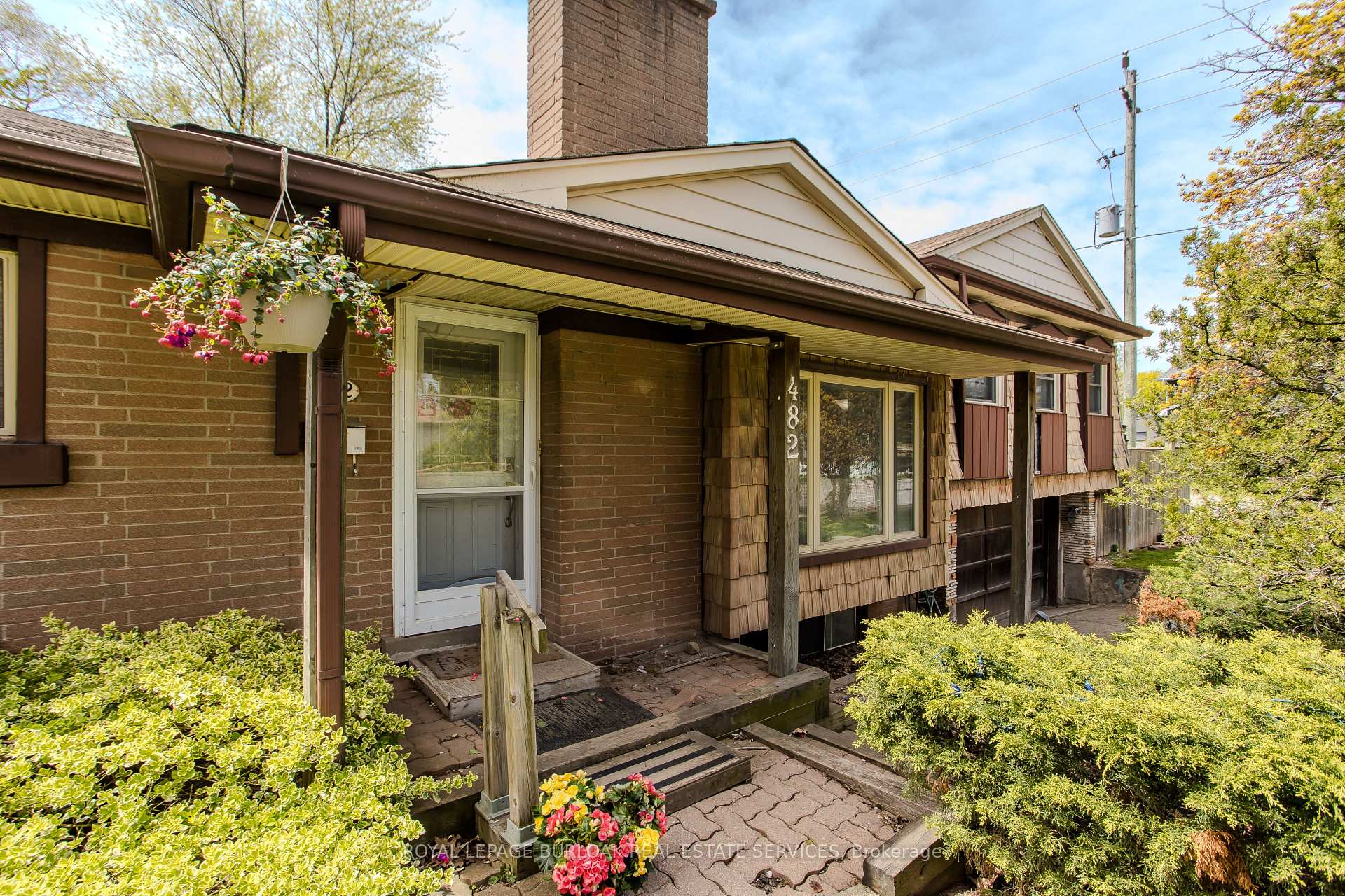 Photo 2 of 482 Sherin Drive, Oakville, West — HOMEH