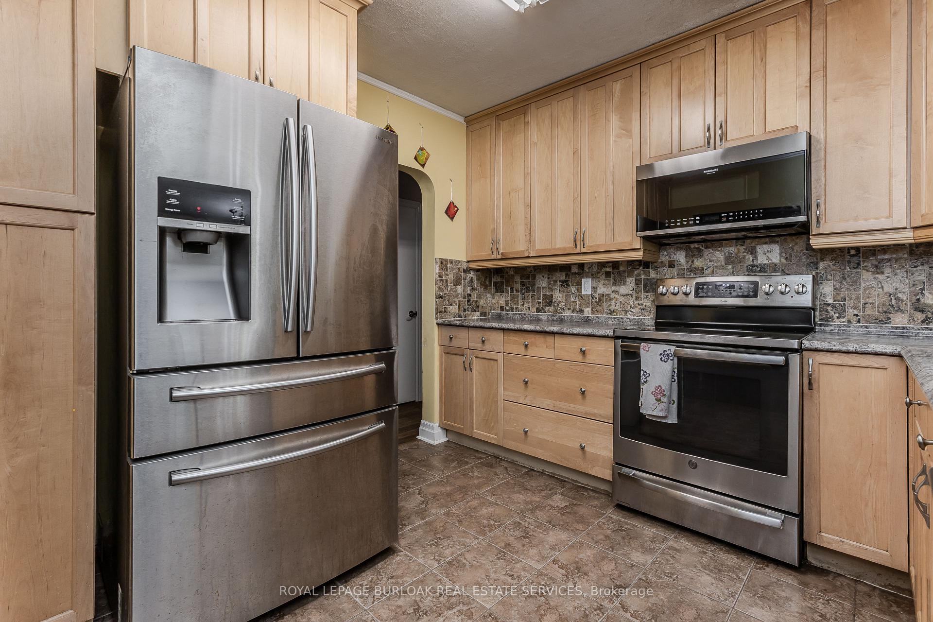 Photo 9 of 482 Sherin Drive, Oakville, West — HOMEH