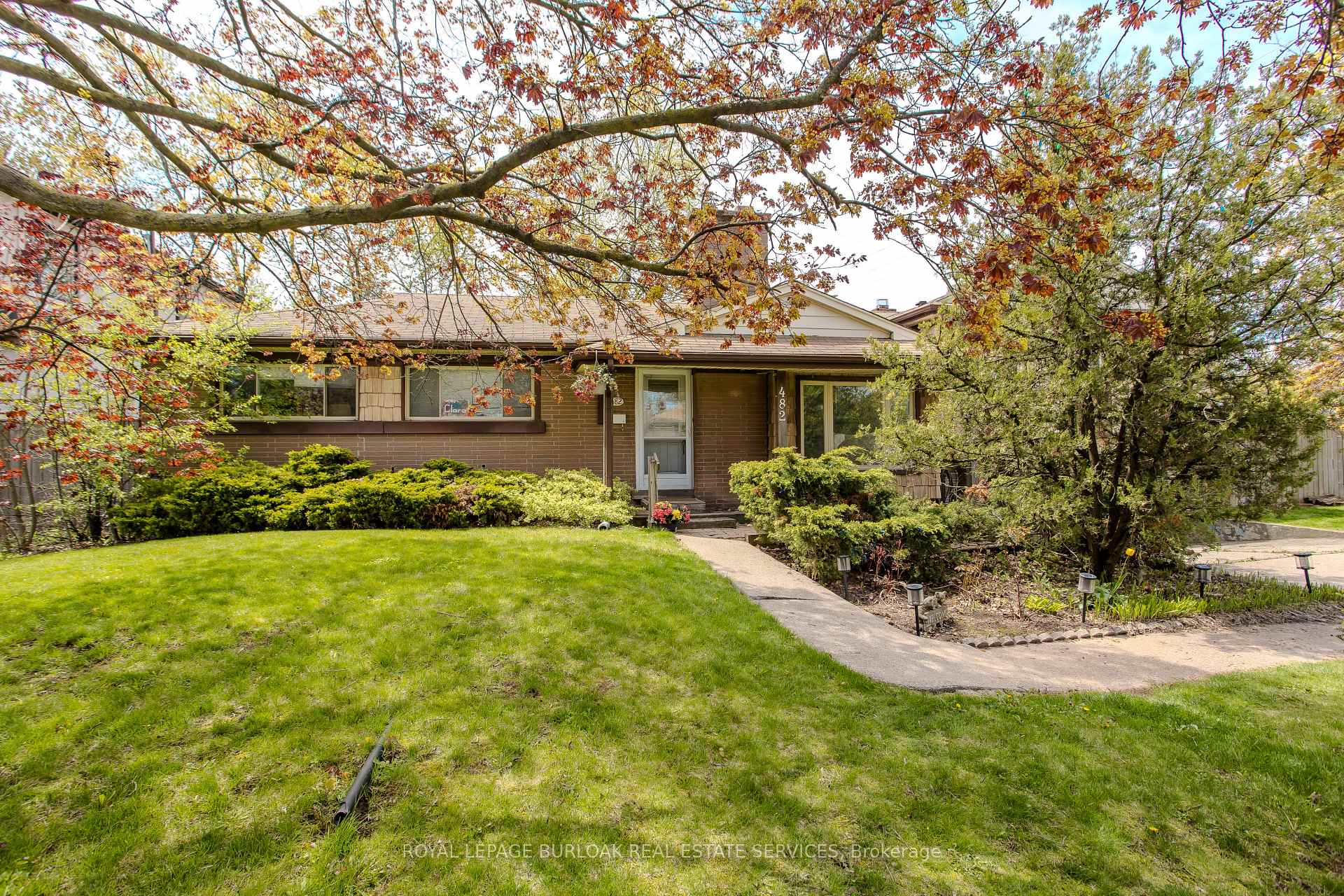 Photo 23 of 482 Sherin Drive, Oakville, West — HOMEH