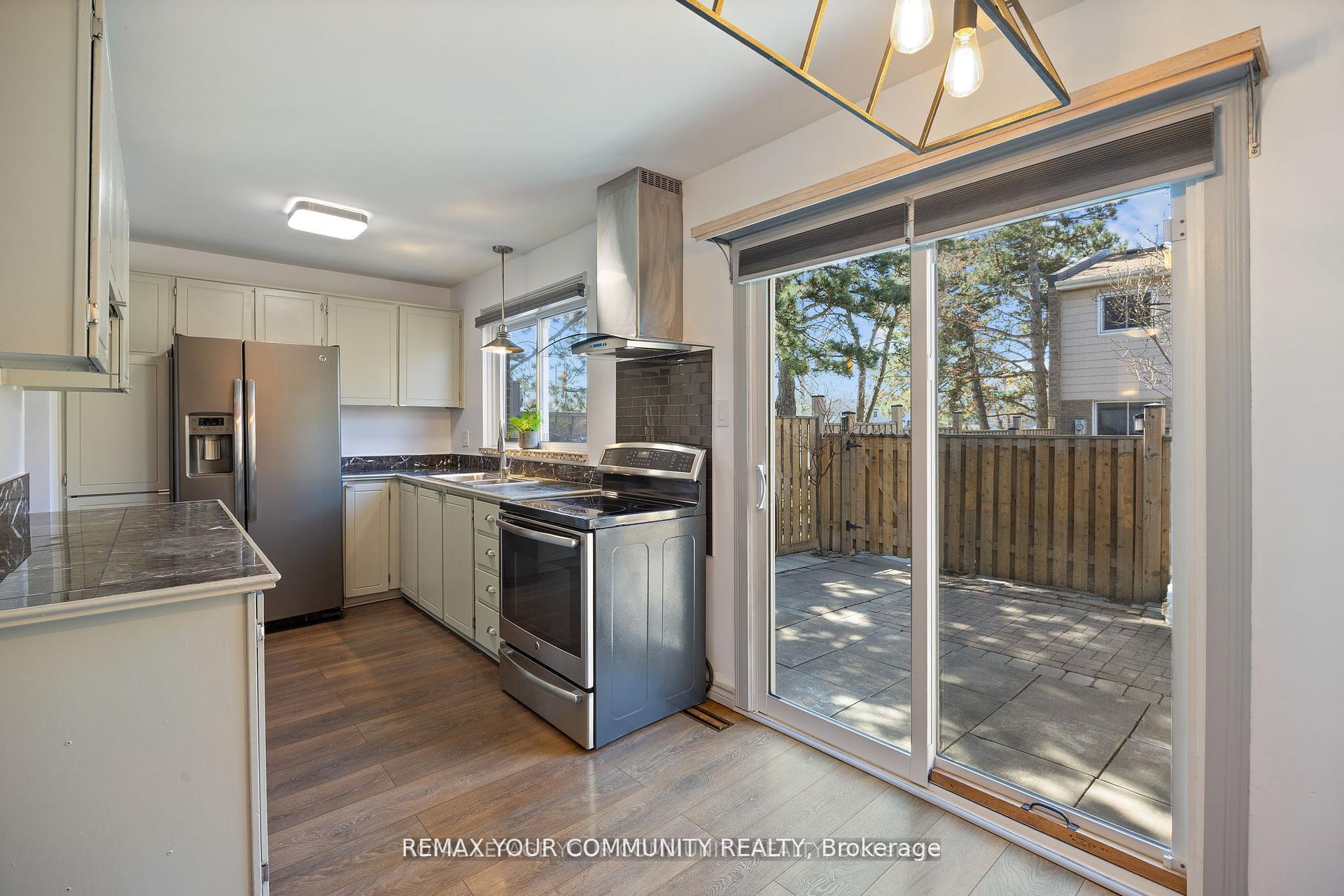 Photo 3 of Unit 39, 1020 Central Park Drive, Brampton, Northgate — HOMEH