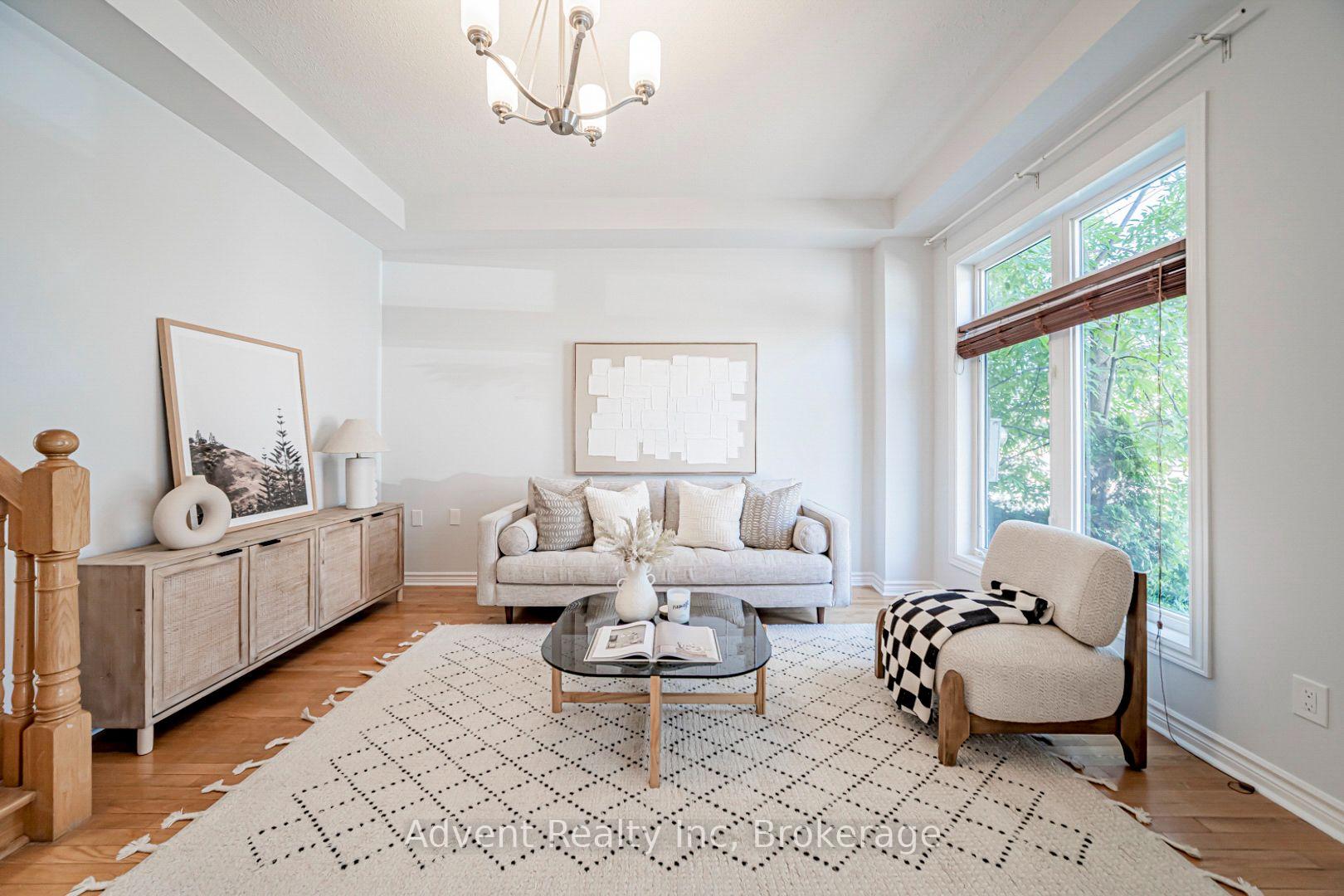 Photo 2 of 973 The Queensway, Etobicoke, Stonegate-Queensway — HOMEH