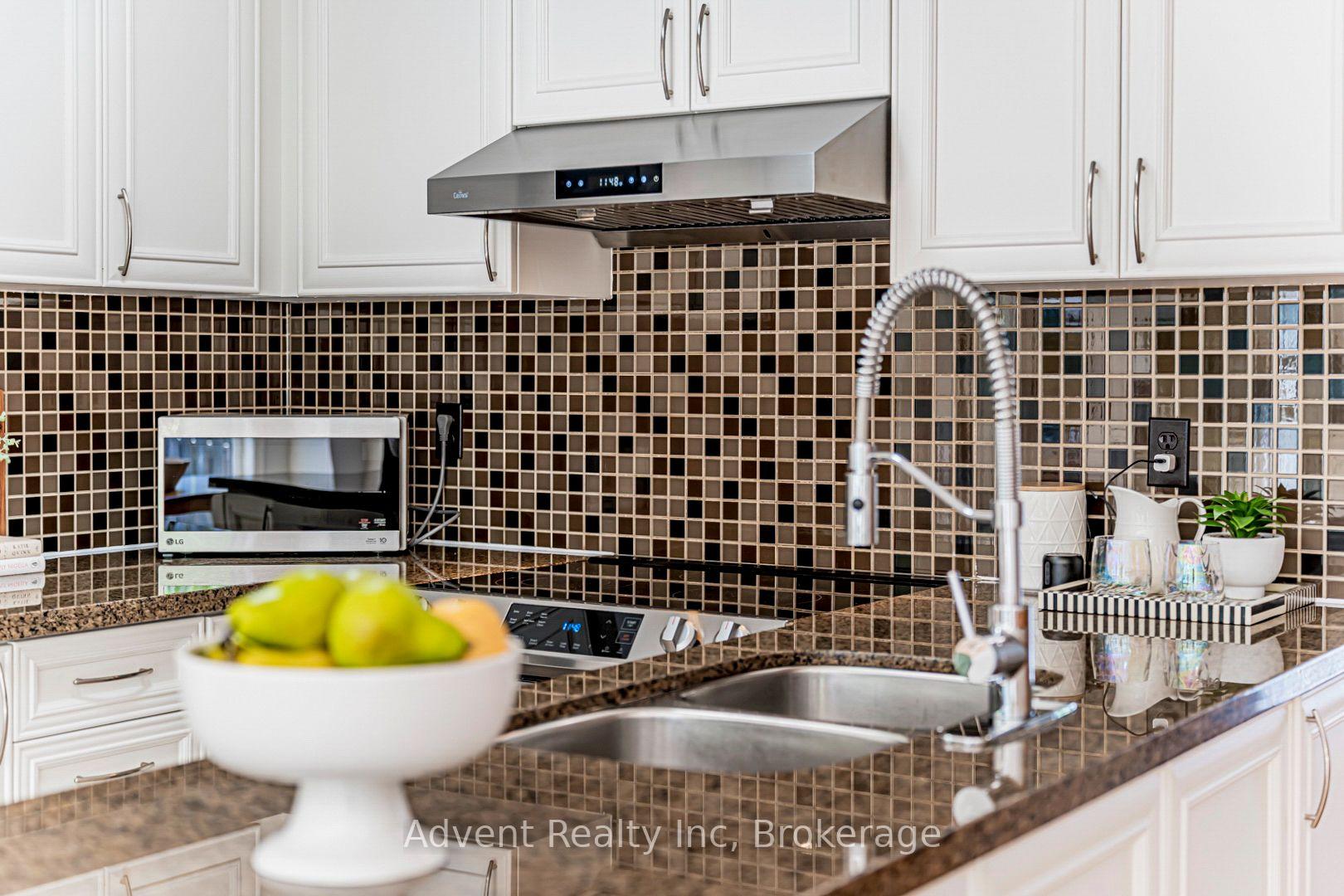 Photo 10 of 973 The Queensway, Etobicoke, Stonegate-Queensway — HOMEH